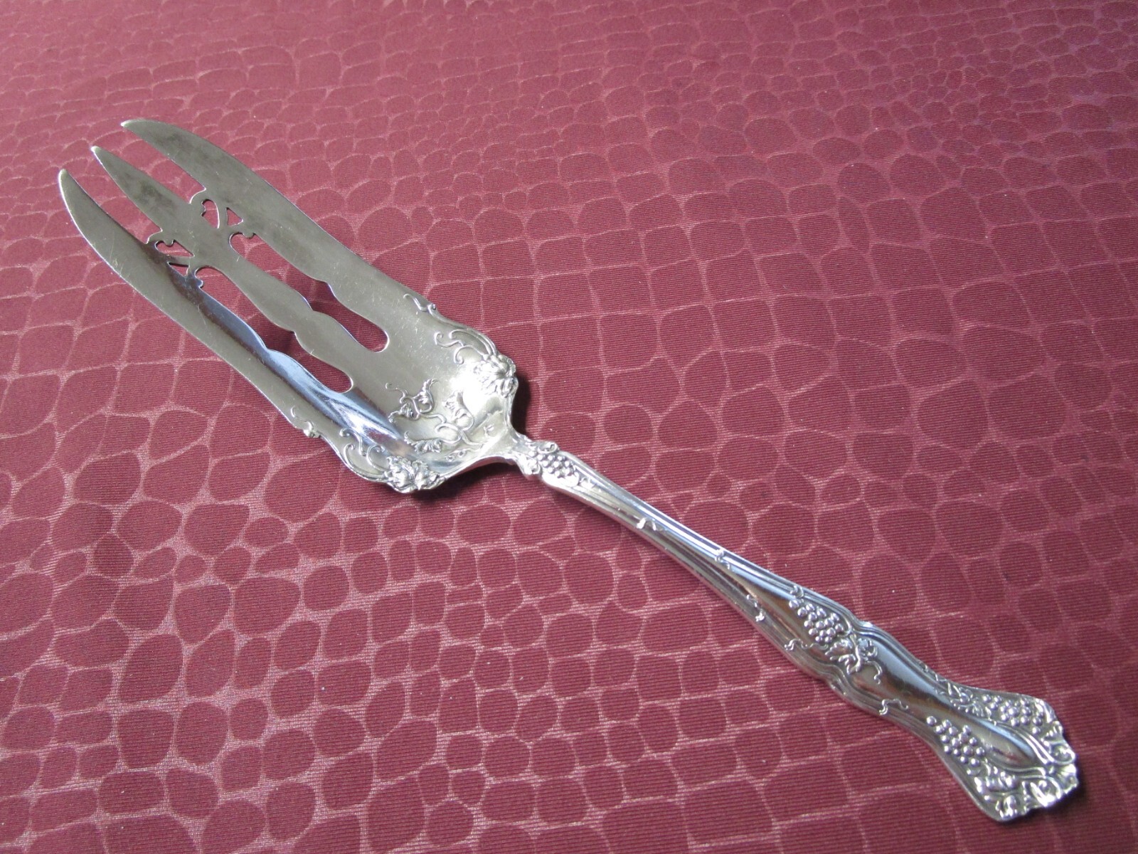 VINTAGE Cake Serving Fork 1904 Rogers Silverplate No Monograms JU