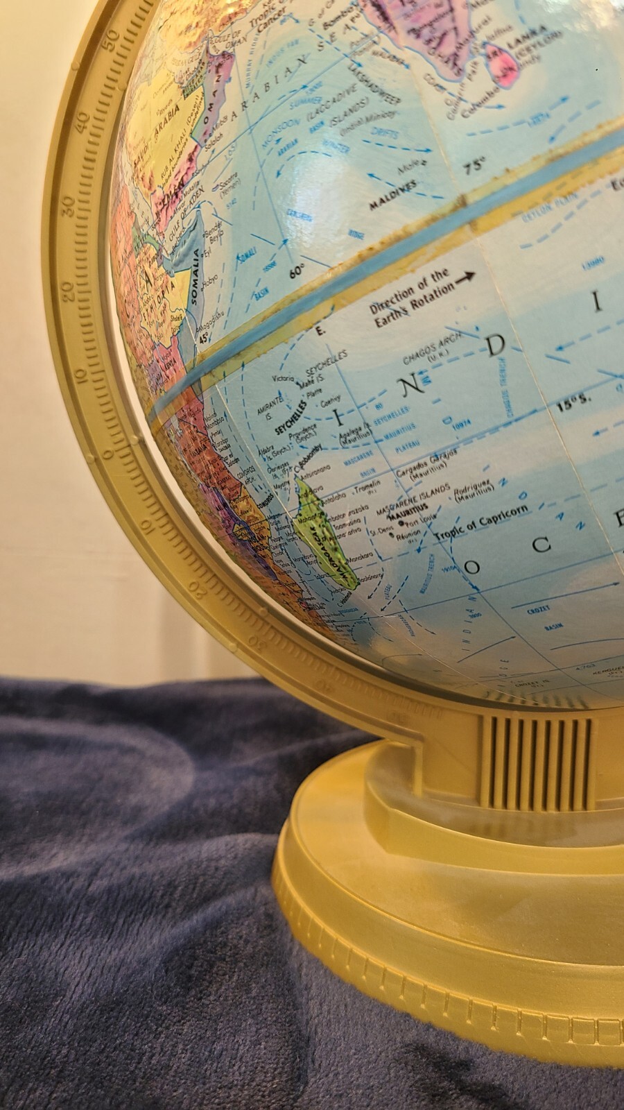 Replogle World Scholar Series Globe 11” Raised Relief Globe 1993-1997 Vintage