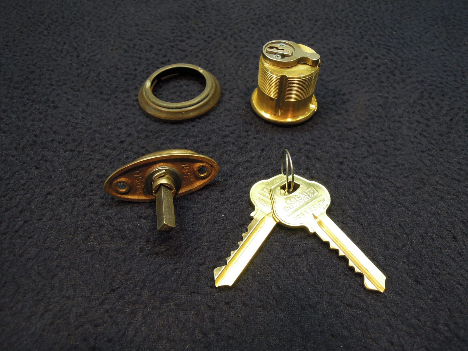 Antique Entry Mortise Lock Brass Knobs & Roses, Cylinder w/ 2 keys – Chesler