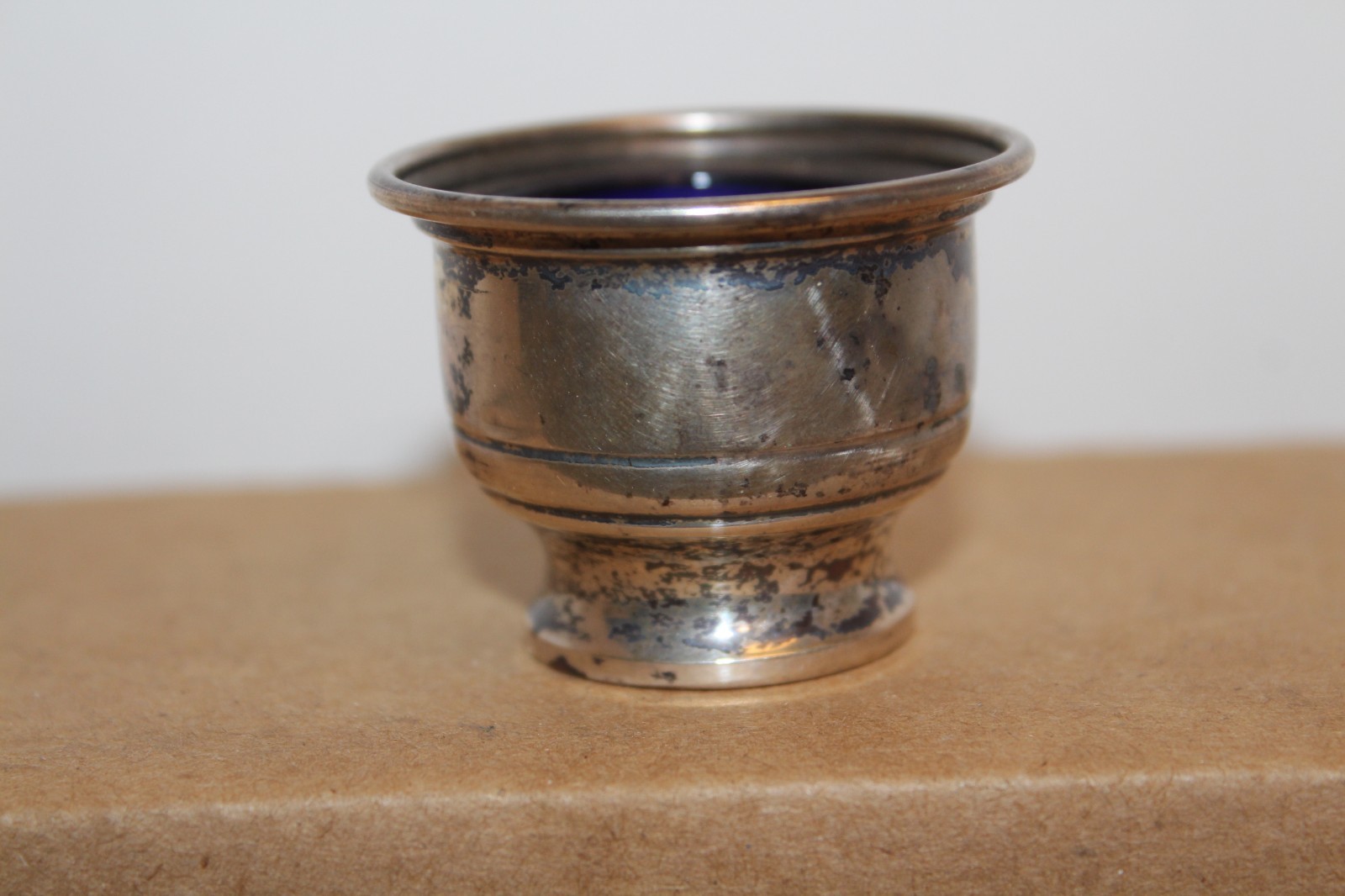 ANTIQUE STERLING SILVER SALT CELLAR 12.8 GRAMS