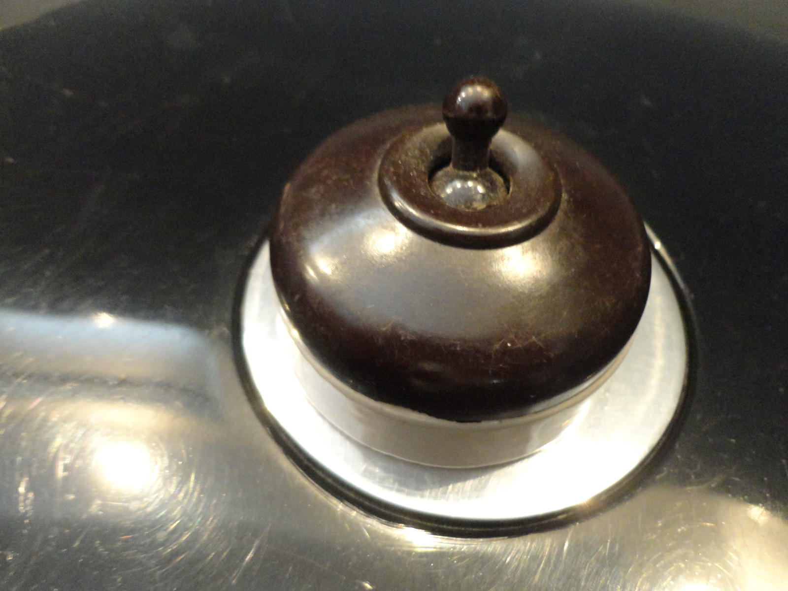 BAKELITE VINTAGE DOLLY LIGHT SWITCH