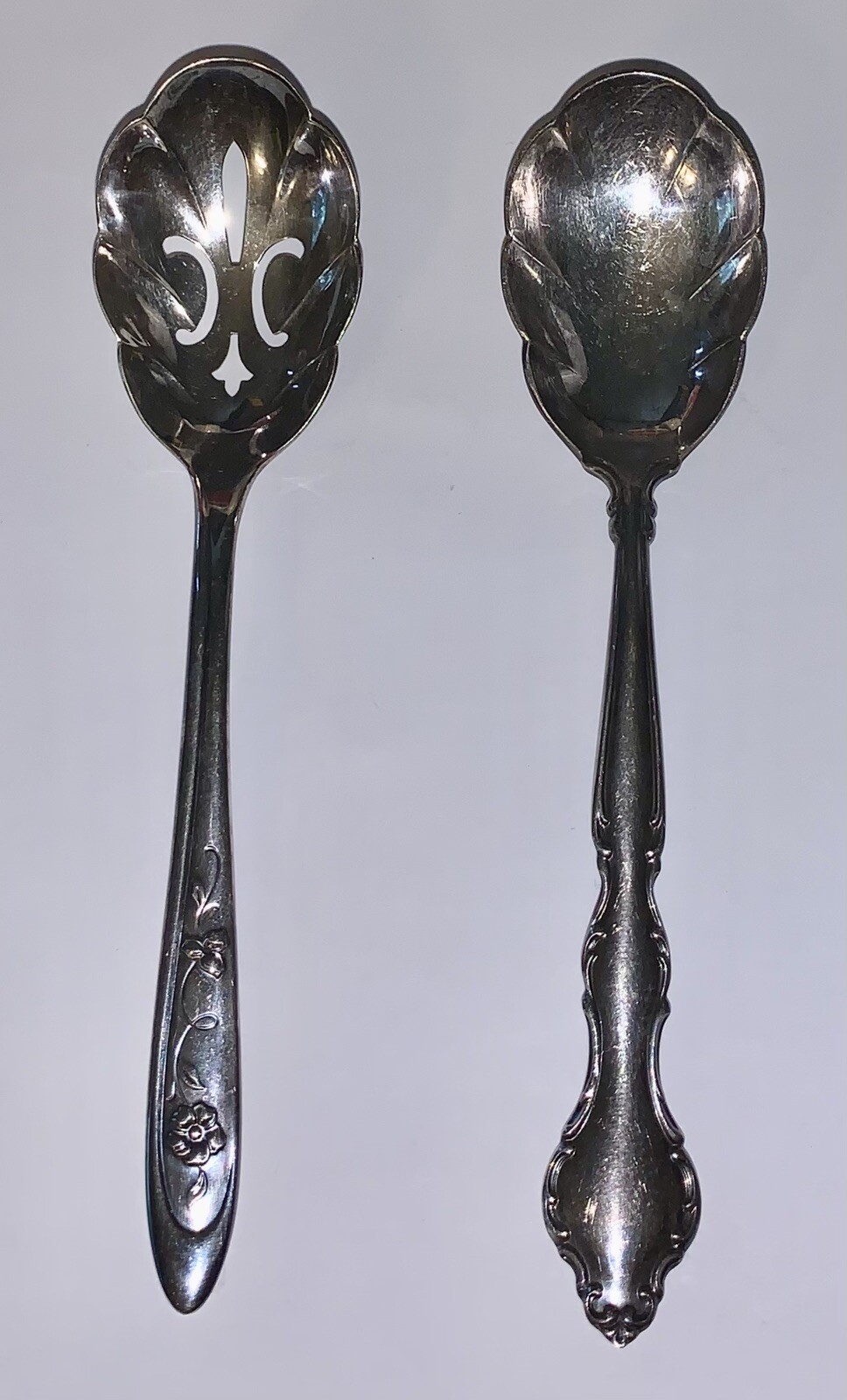 Antique Silver Serving Spoons 6″ L Meriden & International Deep Silver Scalloped