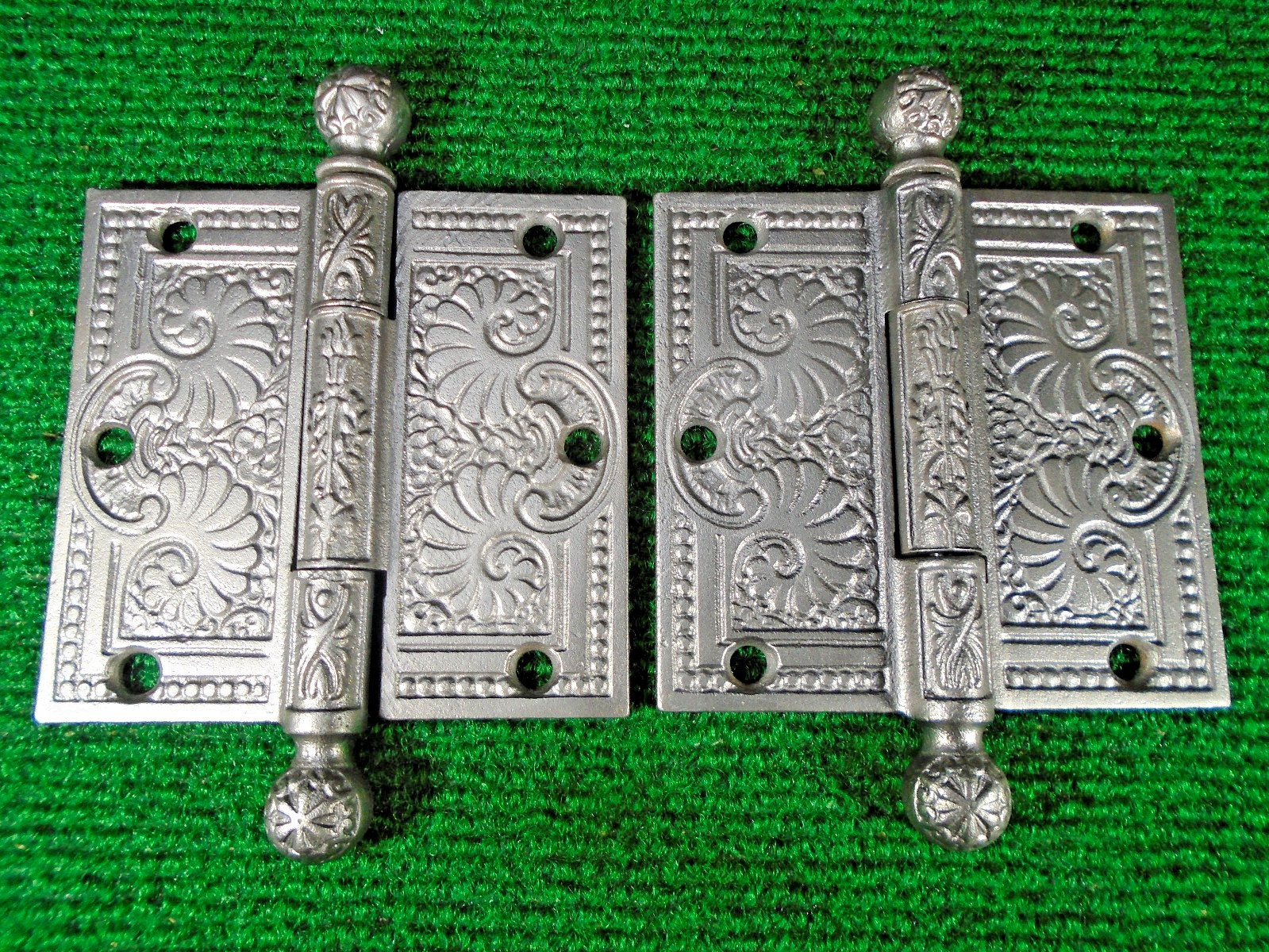 ONE PAIR of VINTAGE EASTLAKE BALL TOP HINGES 3 1/2″ x 3 1/2″ NICE SET (43493)