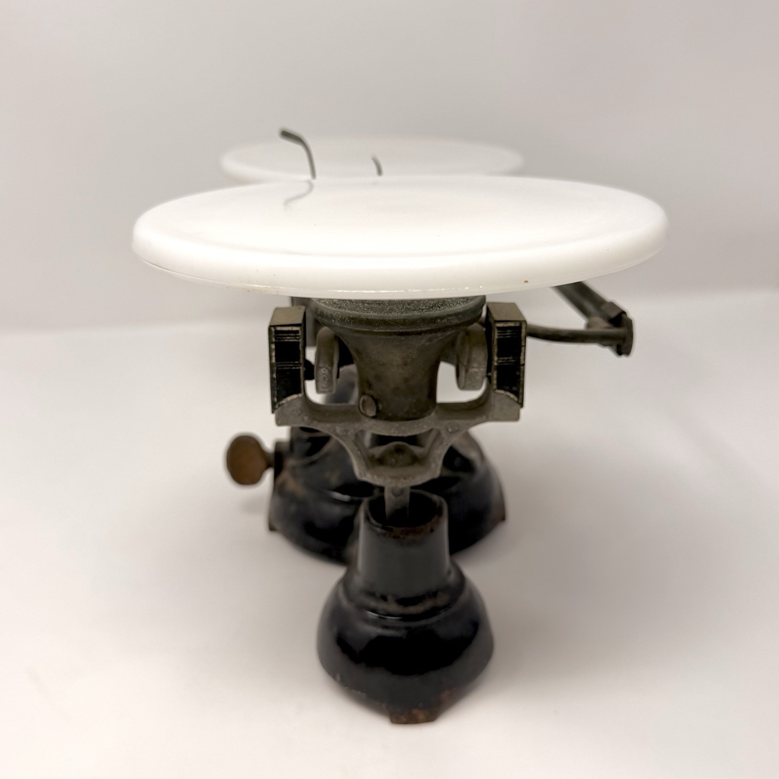 Antique OHAUS 2 Kilo Balance Scale Cast Iron with Milk Glass Trays – Authentic