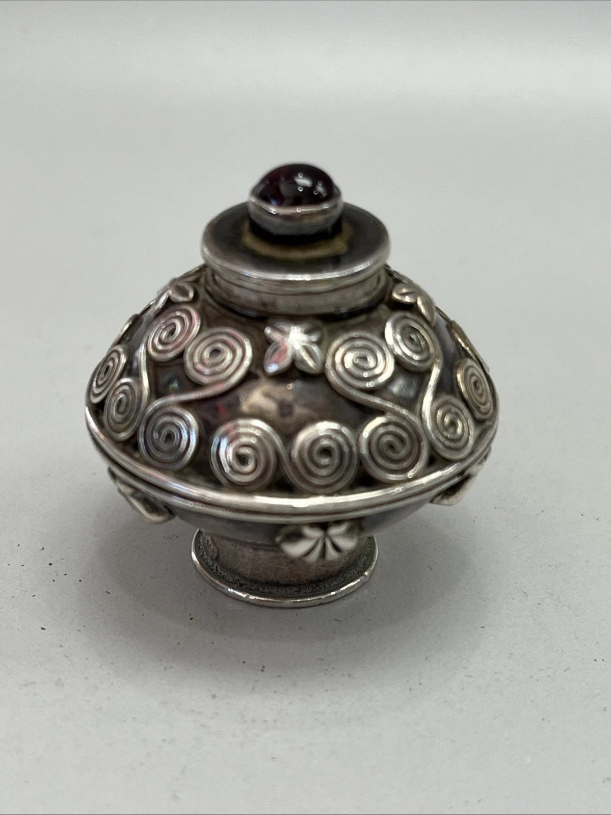 Vintage Sterling Silver Garnet Floral Pill Box Approximately Round