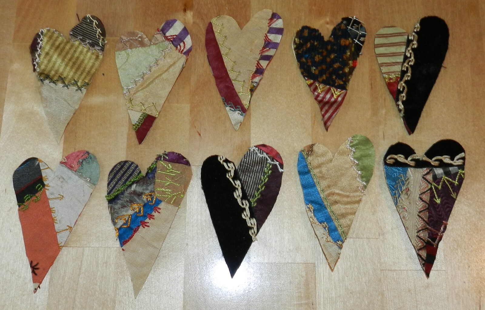 10 PRIMITIVE ANTIQUE CRAZY QUILT CUTTER QUILT HEARTS Crafts Scrapbooking 22-86