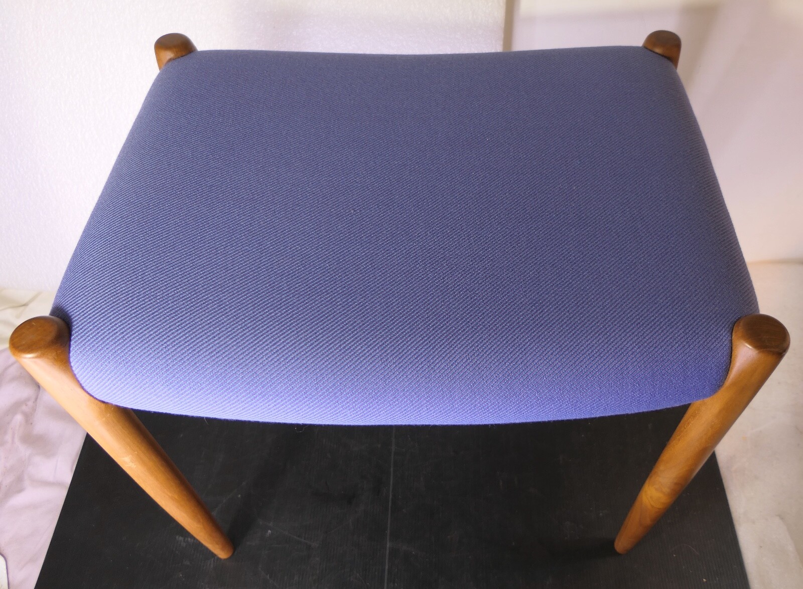 J L MOLLER HOJBJERG DENMARK DANISH FOOTSTOOL