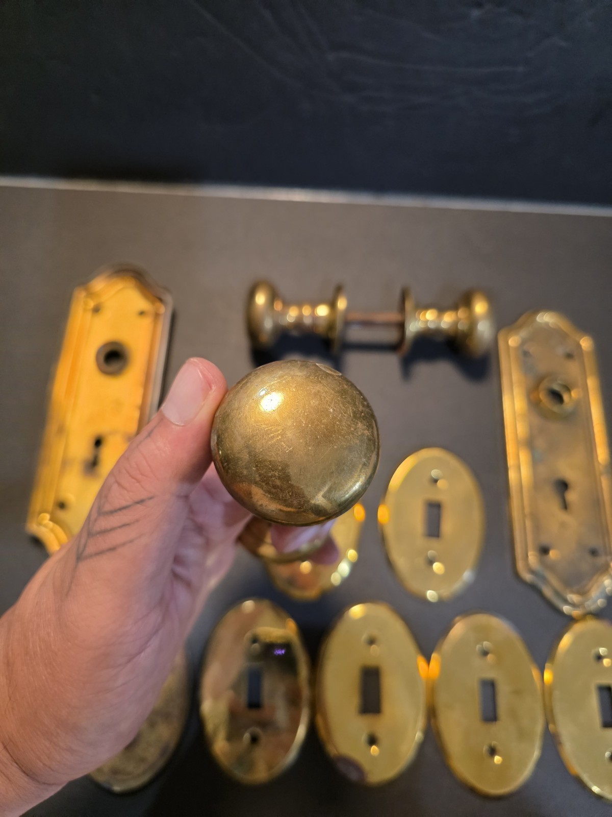 Vintage Solid Brass Architectural Salvage Hardware Lot Doorknobs Plates 11 Pc