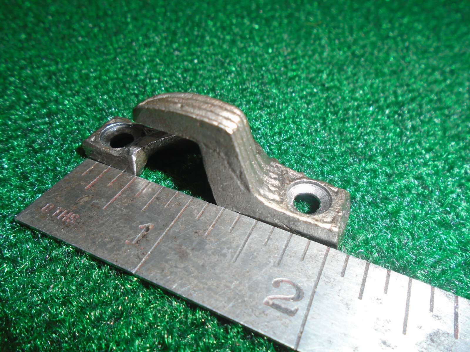 ONE 2 1/8″ EAGLE FEATHER STYLE SASH WINDOW LATCH KEEPER – CAST IRON (33281)