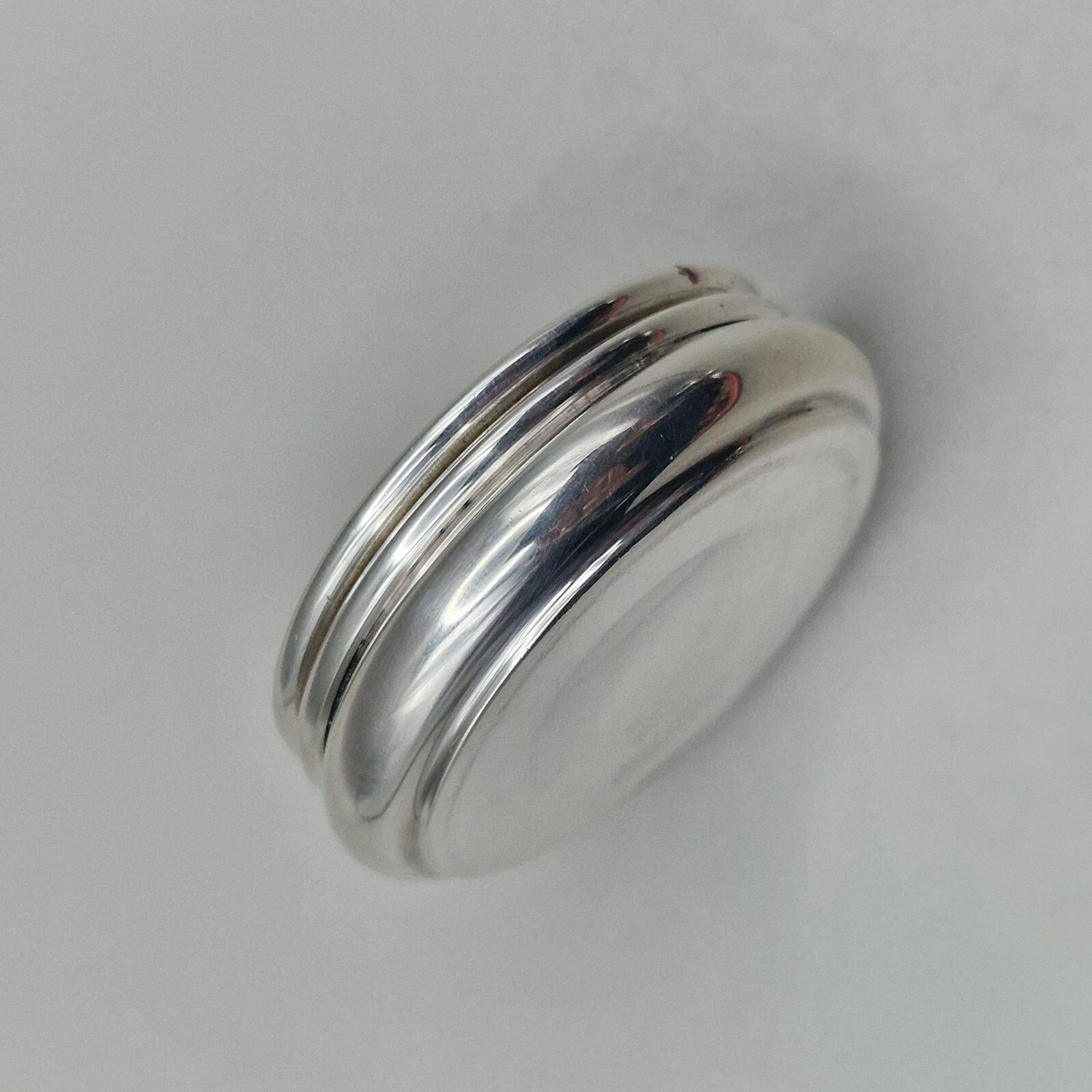 Superb Solid Silver Snuff/Pill Box by Carr’s of Sheffield Ltd Sheffield 1994