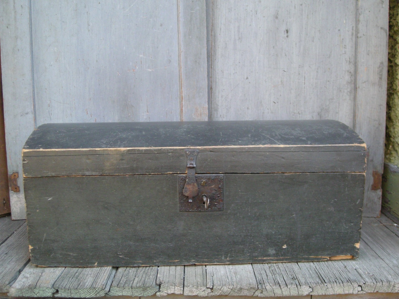 Antique 1800s Dome Top Trunk Chest Box Orig Blue Paint & Locking Key 23″x13″x10″