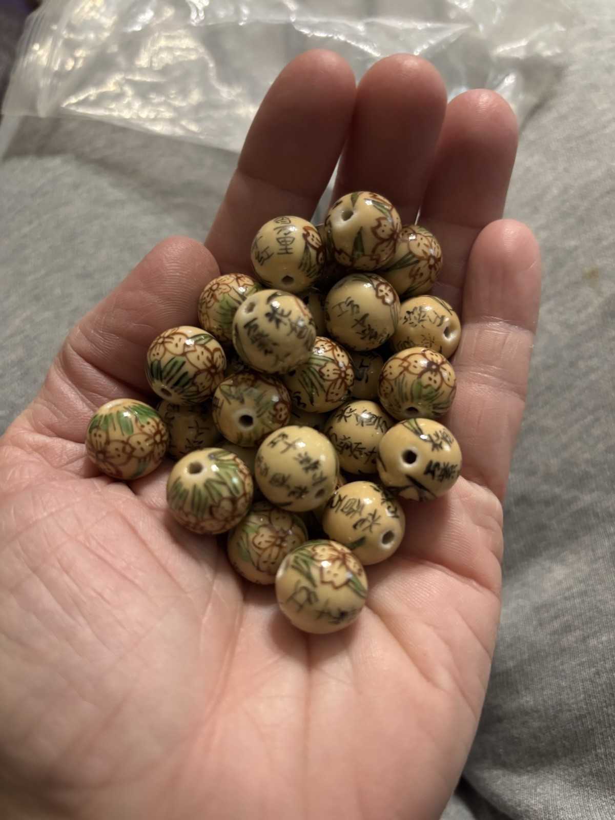 LOT of 29 Vintage Chinese Enamel Cloisonné Cream Bead Leaves Flowers Round 14mm