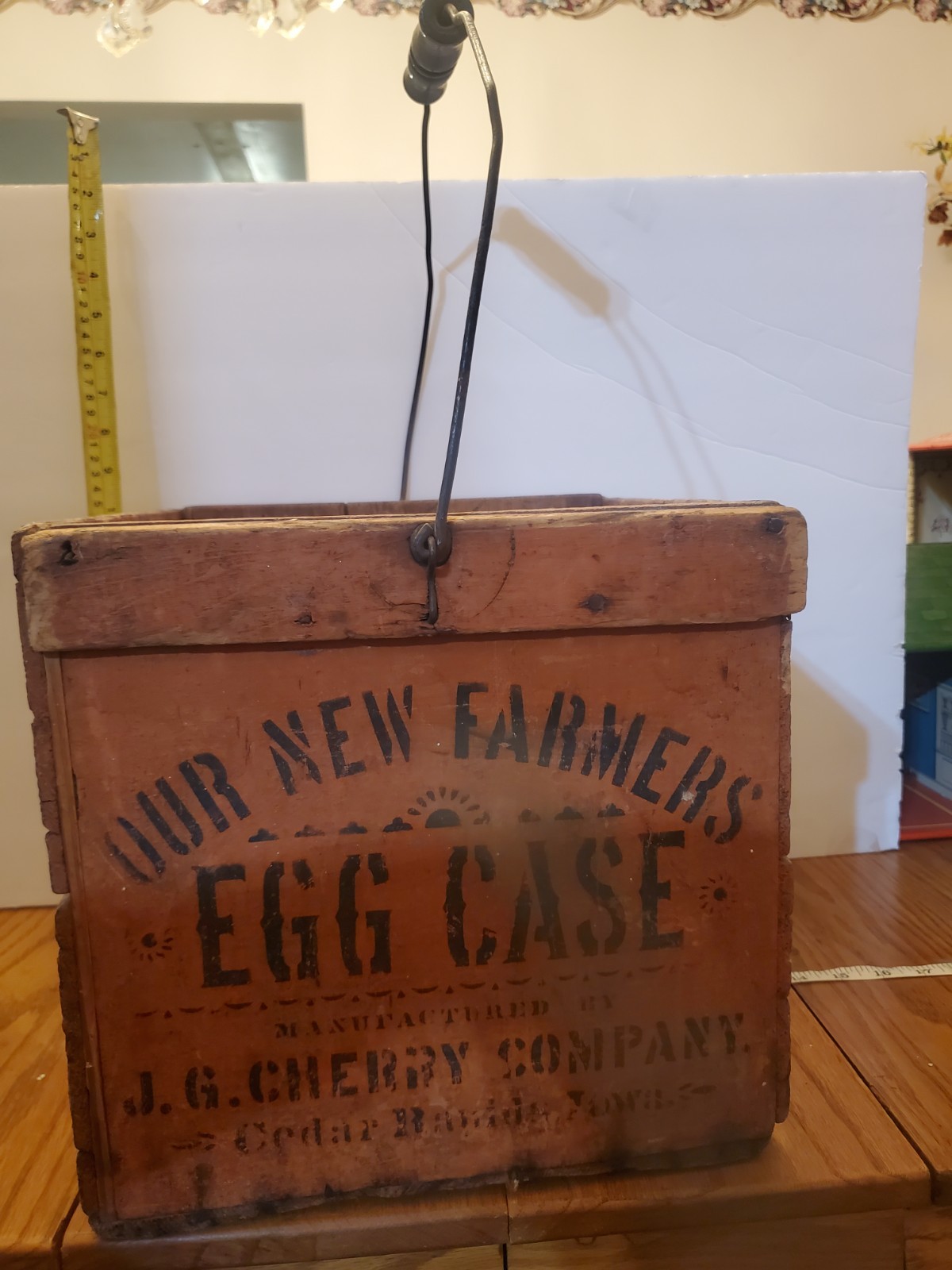 J.G. Cherry Company wooden Egg Crate w Handle Owlake Iowa