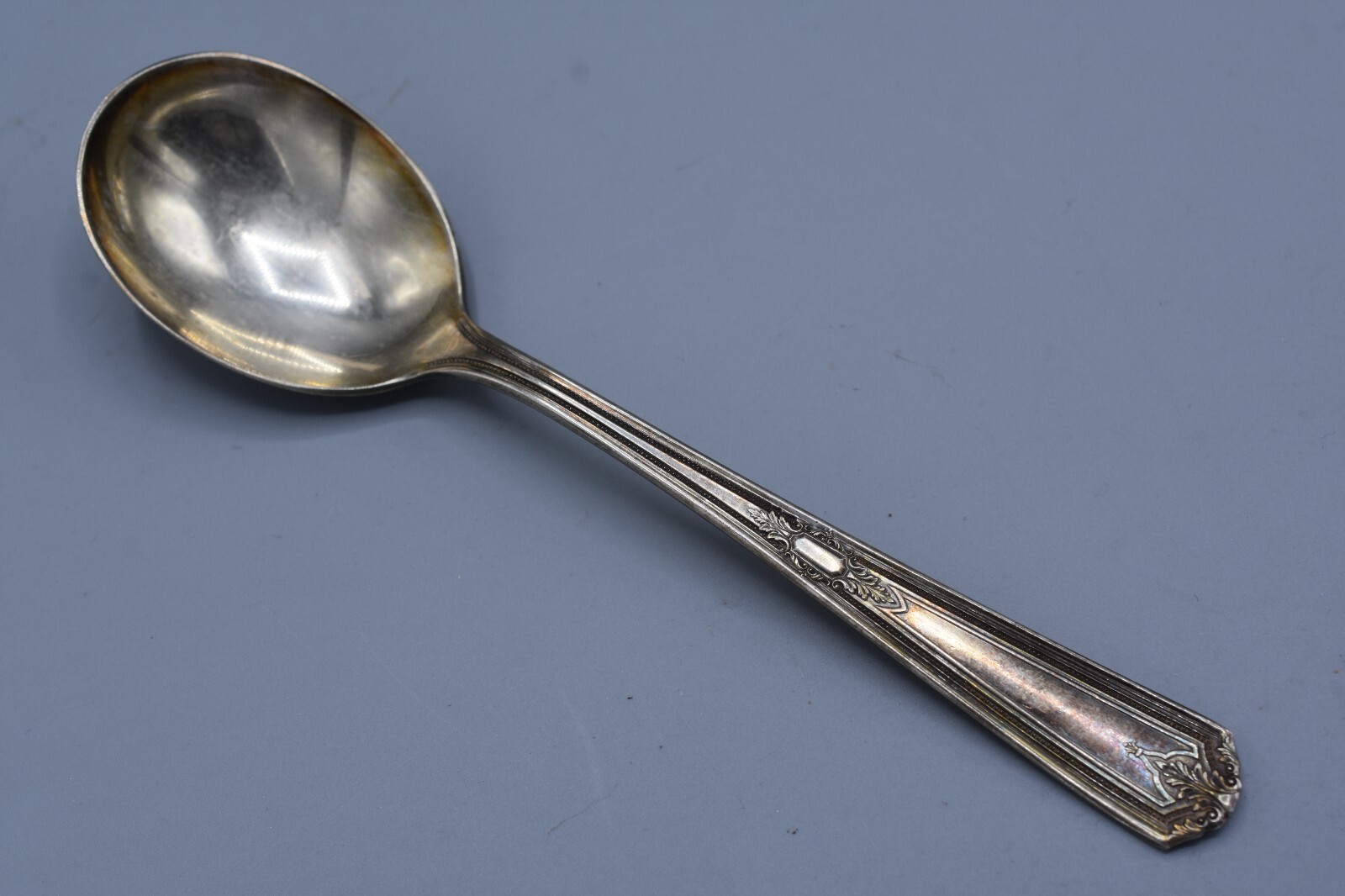 R & B International Silver IS LYRIC I Sugar Spoon 5-3/4″ Silverplate No Mono