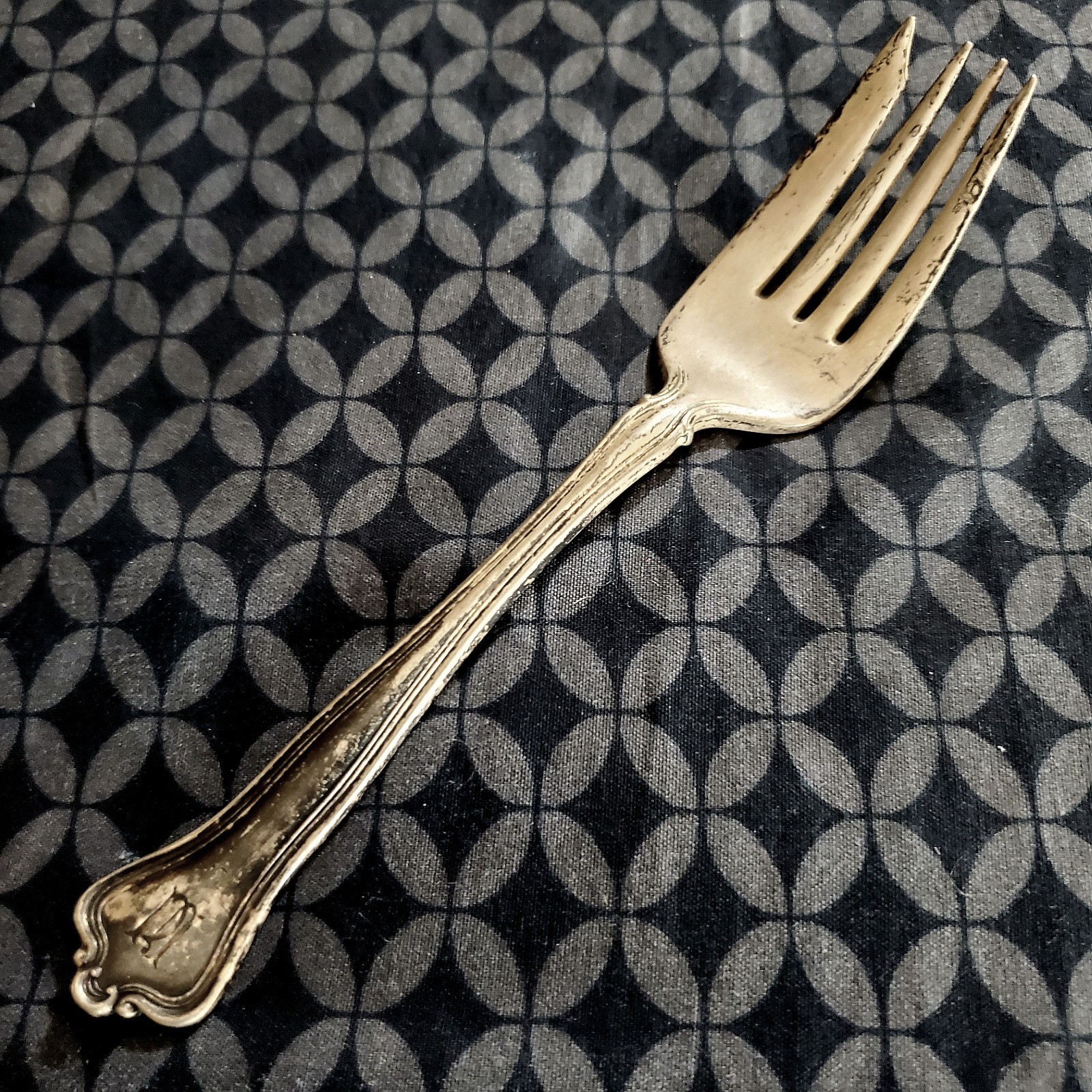 Wallingford Co Antique 6 in Meat Hors’dourves Pastry Fork WHITTIER Silver Plate