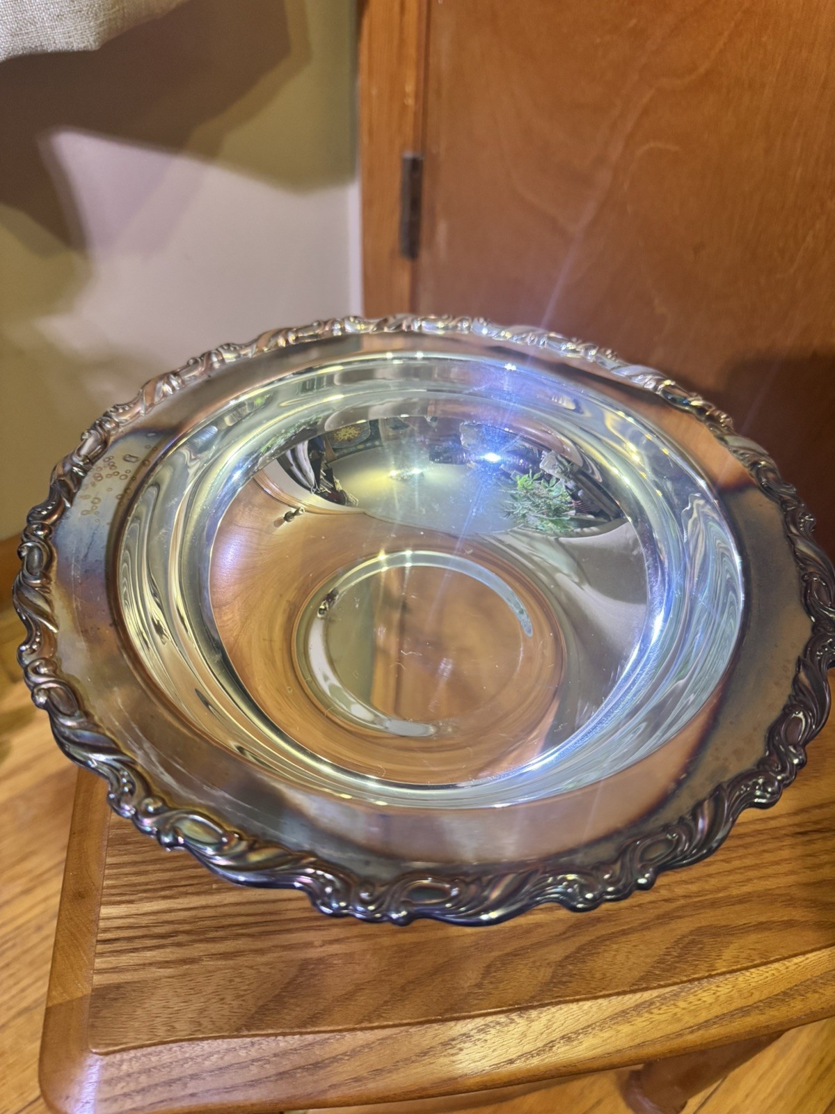 Vintage Oneida Silver Plated Serving Bowl with Lid And PYREX 1.5 qt Bowl Insert