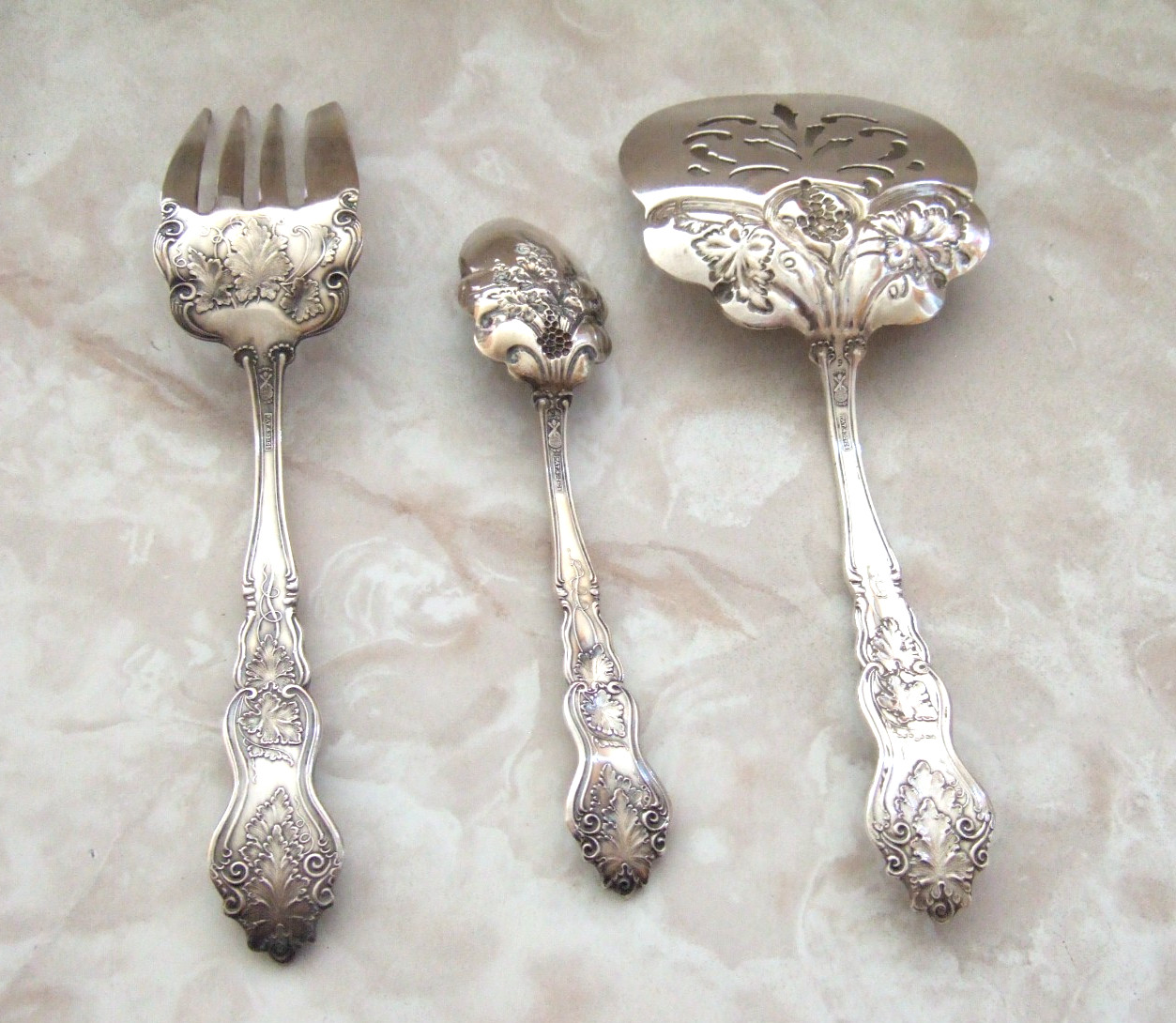 3 Pcs 1906 MOSELLE American Silver Co TOMATO SERVER MEAT FORK & FRUIT SPOON S/P