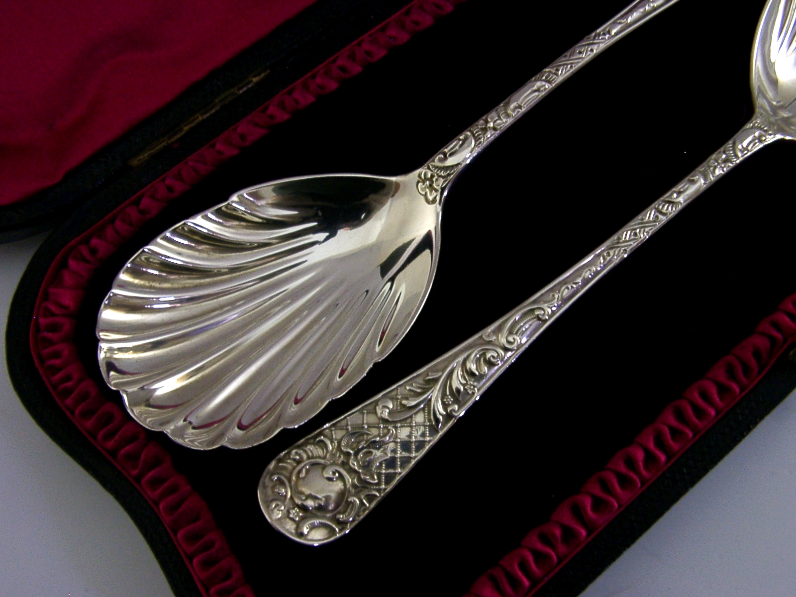 STERLING SILVER SERVING SPOONS 88g BRISTOL ANTIQUE CASED VICTORIAN