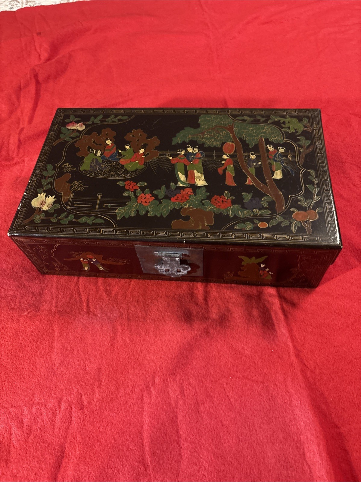 19th Century Chinese Traditional Black Lacquered Box