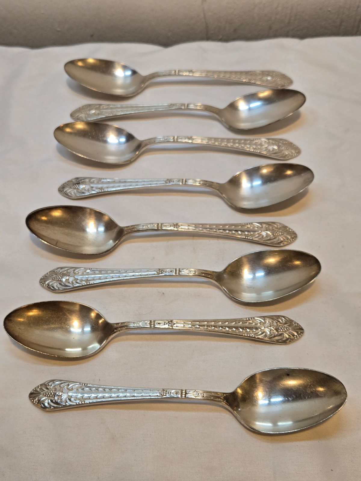 8 VINTAGE 1847 ROGERS BROS. “MARQUISE” SOUP SPOONS