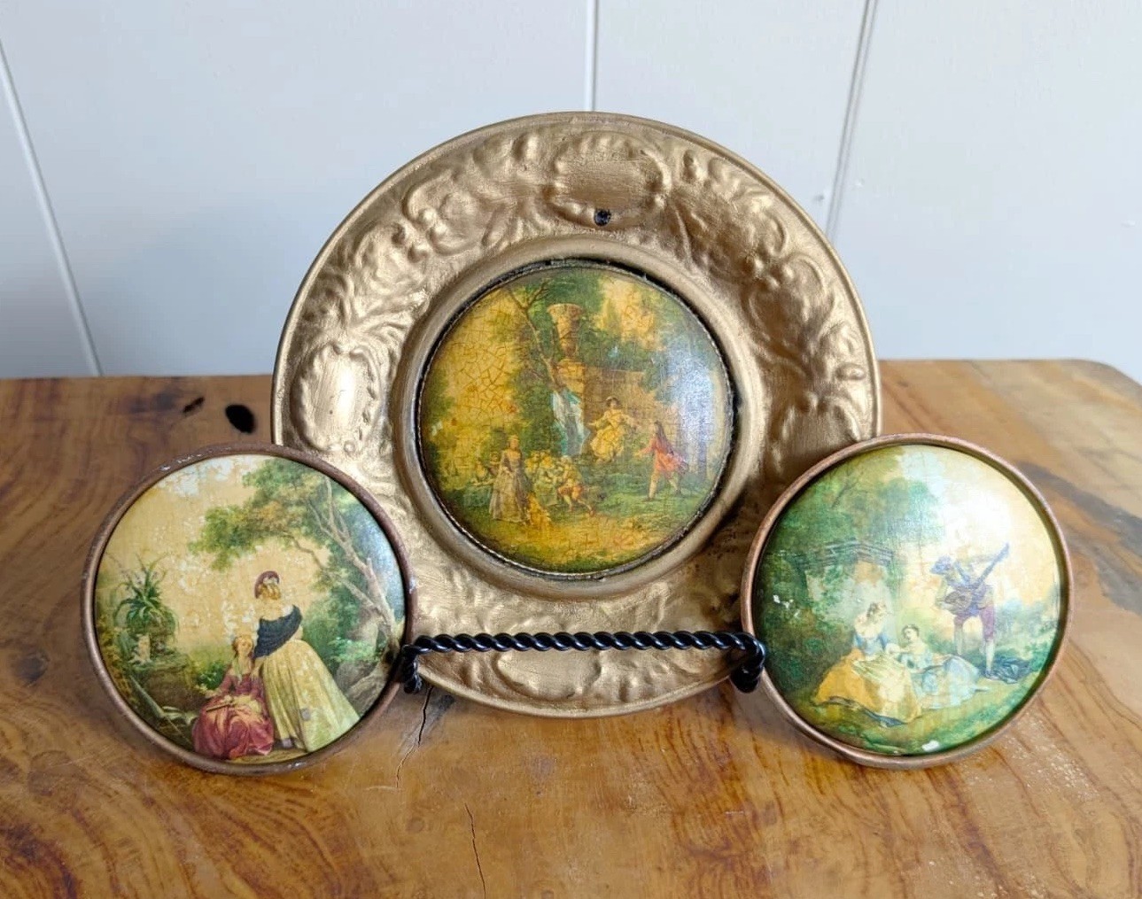 ✨ Antique Solid Brass Wall Plate & Miniature Victorian Plates Set Of 3 Vintage
