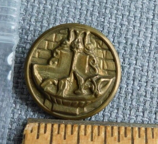 Antique Vtg Button Birds in a Fountain Aprx: 7/8″ #204-X