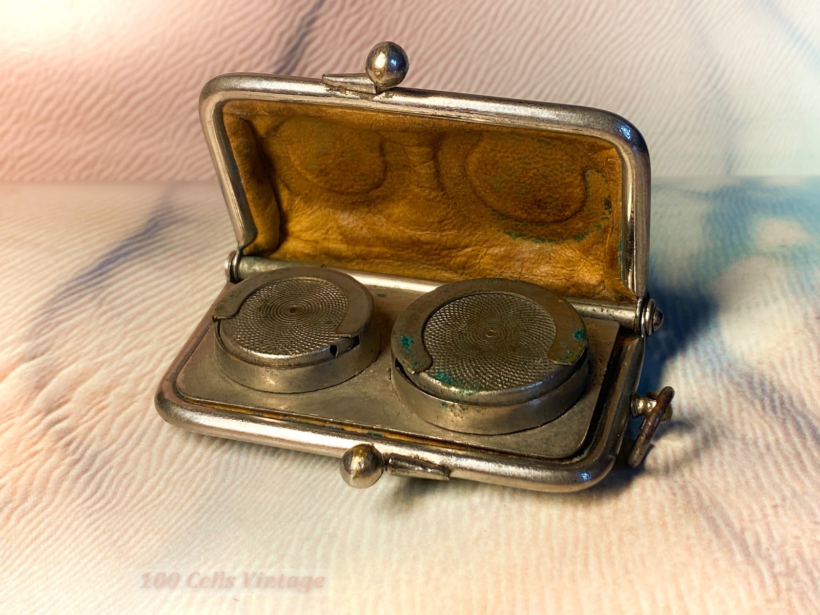 Small vintage leather sovereign case holder/coin purse-0p