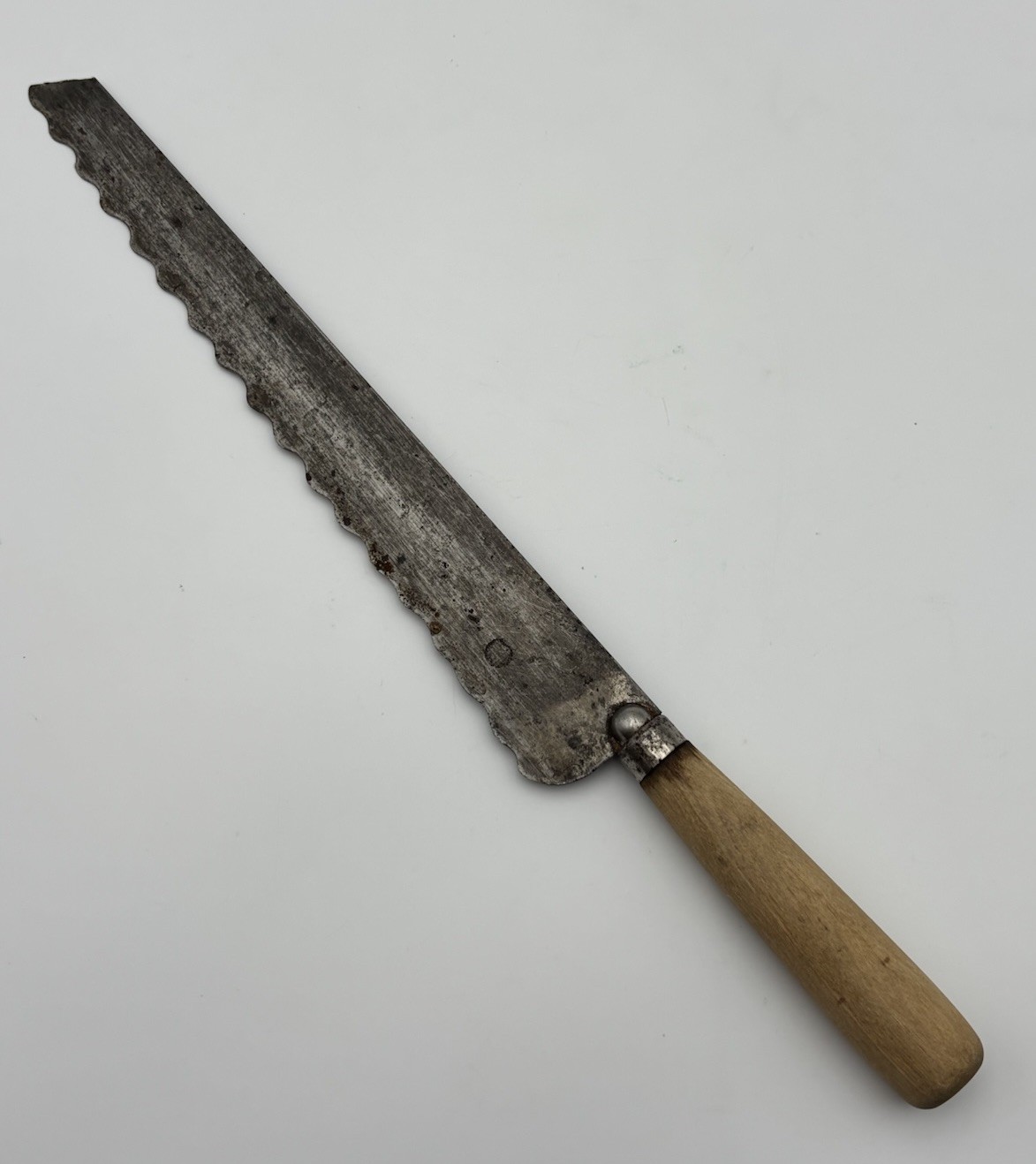 Antique Meriden Cutlery Co Bread Knife Carbon Steel Wood Handle Connecticut 1855