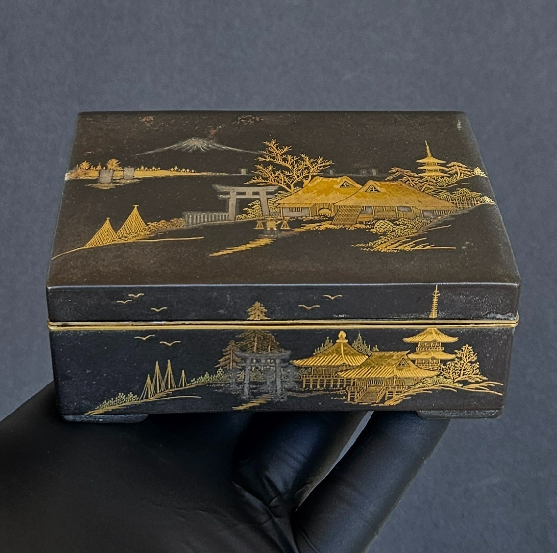Vintage Japanese Meiji Iron Damascene 24K Gold Inlay Komai Style Cigarette Box