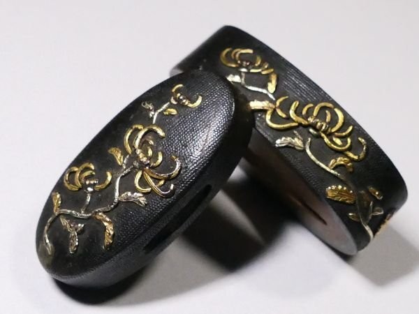 Antique 3.8 x 2.1 x 1.0cm 3.4 x 1.6 x 0.7cm Fuchi For Samurai Sword Katana #164