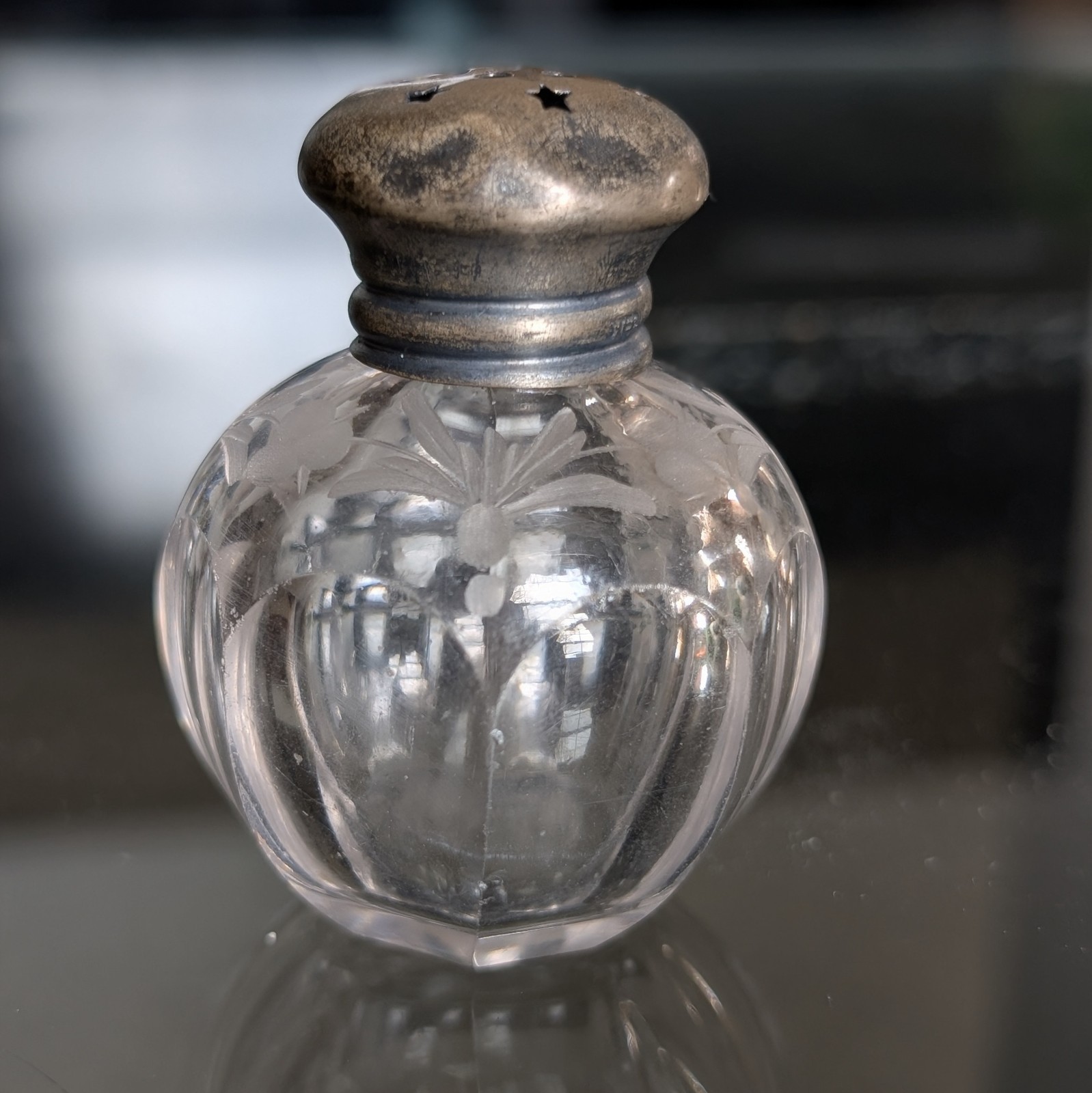 1890–1915 Wilcox Sterling Silver Star Top Floral Etched Glass Shaker