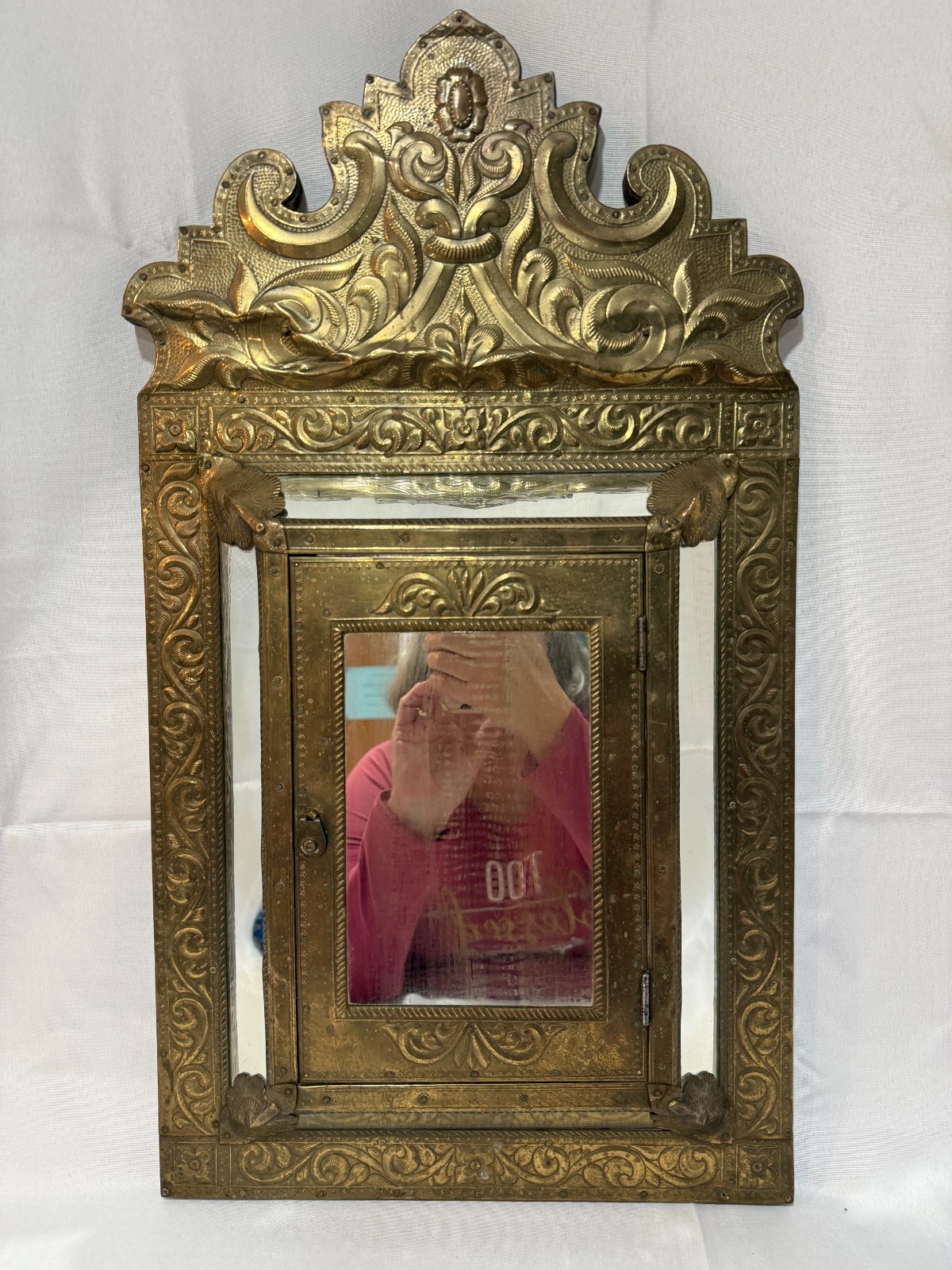 Very Unique – Vintage Acanthus Crest Wall Mirror with Hidden Compartment