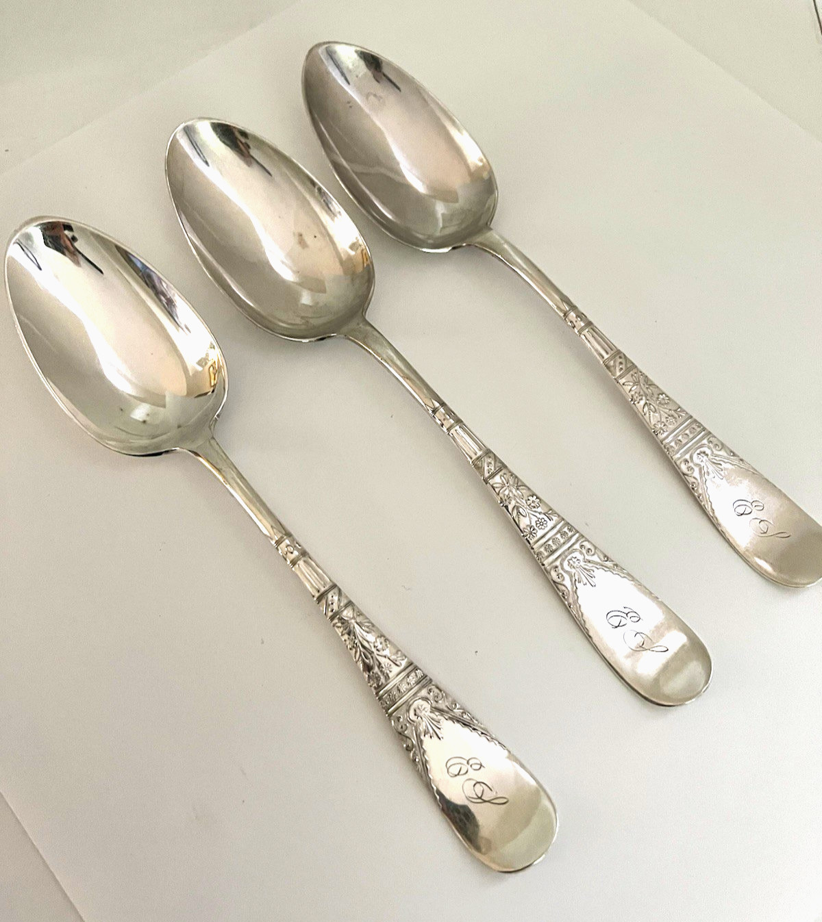 3 Vtg. 1847 Rogers Bros A1 Silver Plate Lorne Pattern Serving Spoons 8 1/4″ Mono