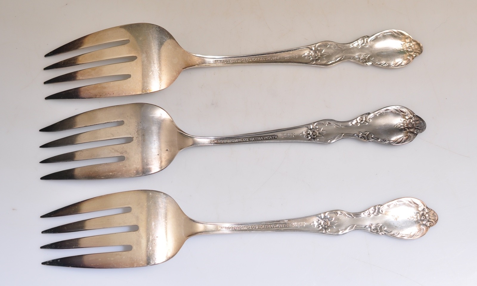 WM Rogers GRANDE ELEGANCE Silver Extra Plate Original Rogers 4 pieces