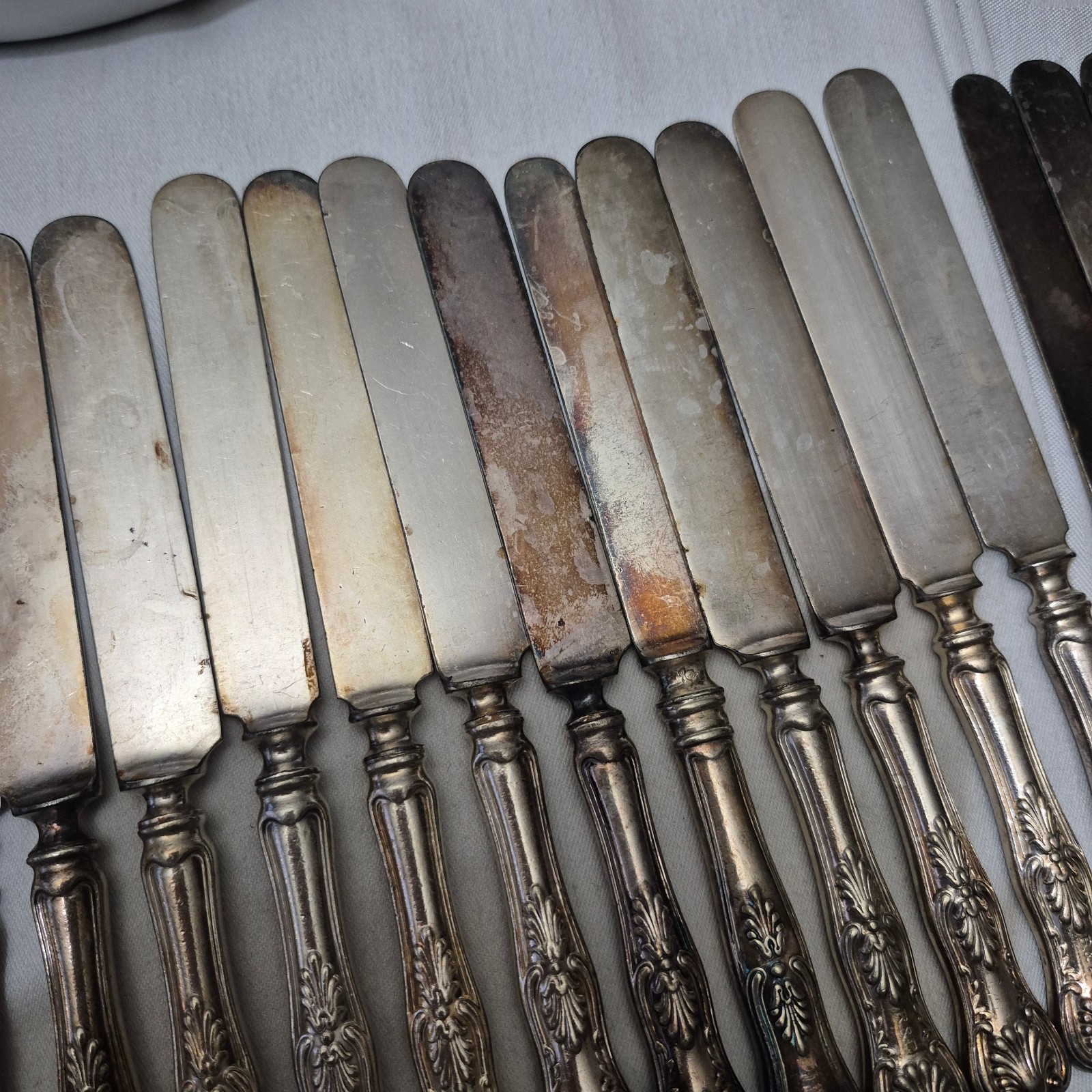 70 pcs ANTIQUE “KINGS” PATTERN FLATWARE BY GORHAM AND INTERNATIONAL SILVER