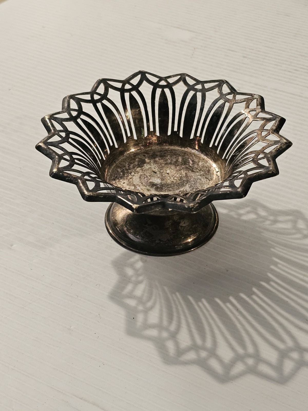 Vintage WM Rogers Candy/Nut Dish in the Lovelace Pattern-Row E.