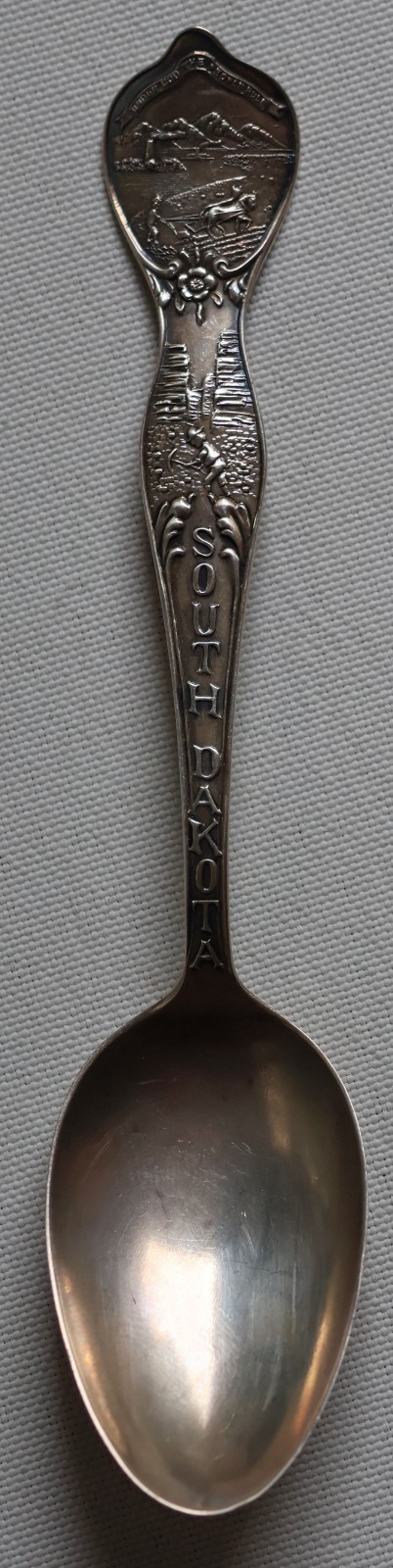 Vintage 5″ Sterling Silver South Dakota Souvenir Spoon – Great Seal
