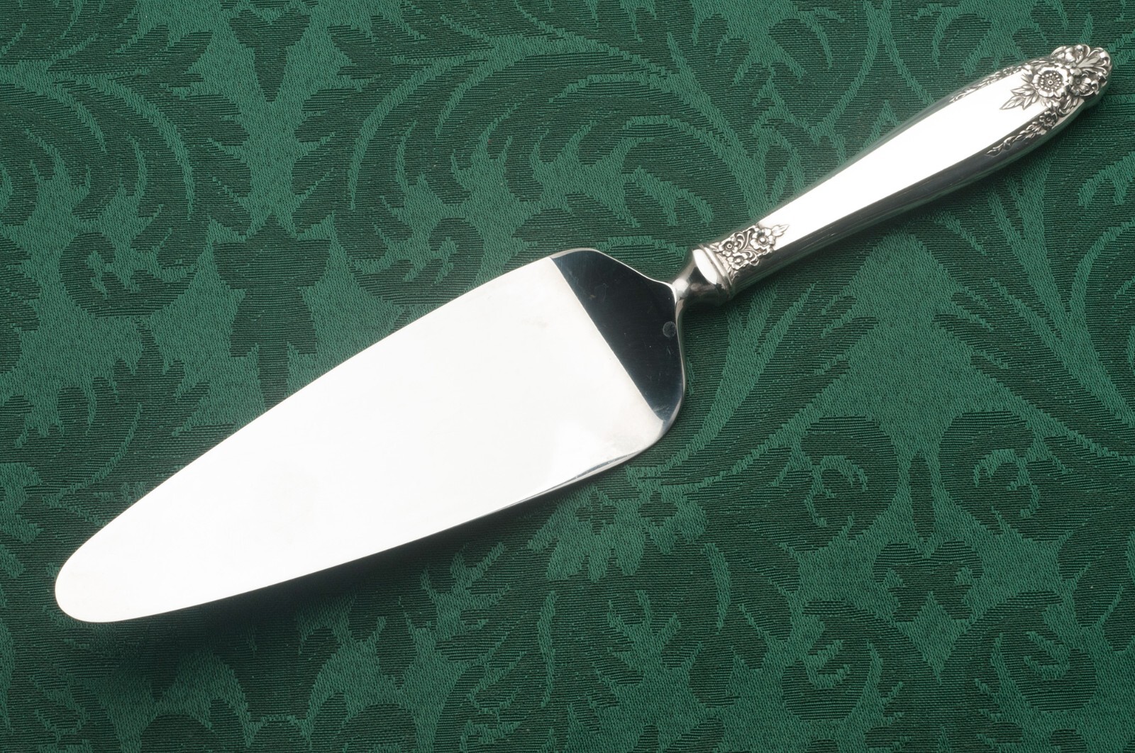 Prelude by International Sterling Silver Pie or Cake Server 10.25″, gently used