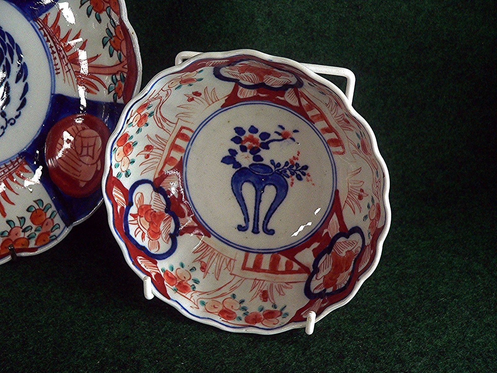 Pair of 8.5″ Imari Scalloped Plate and 5″ Diameter Imari Bowl Red White Blue VGC