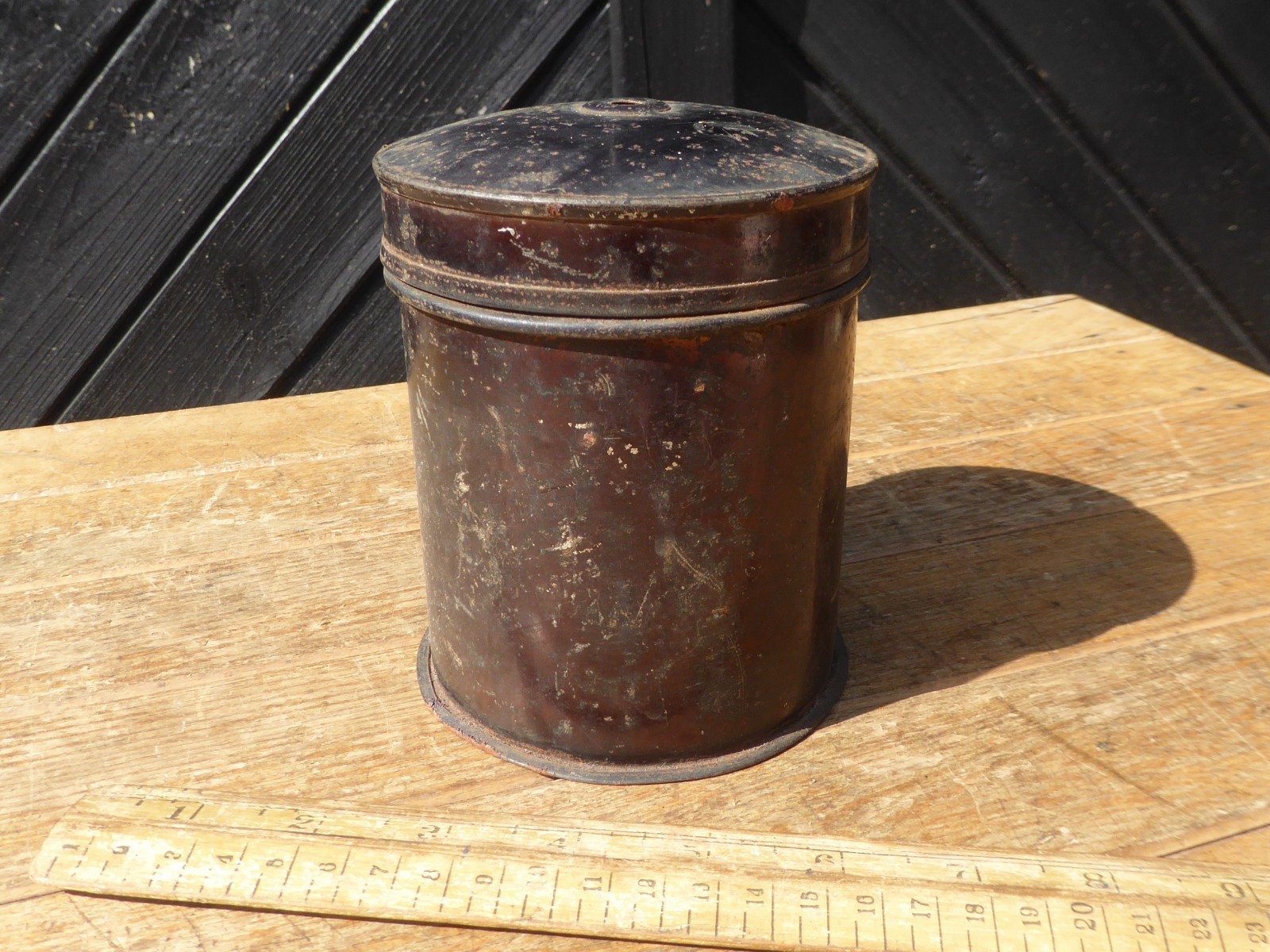 Antique Georgian Toleware String Tin. Round tin with hinged lid .12.5cm tall