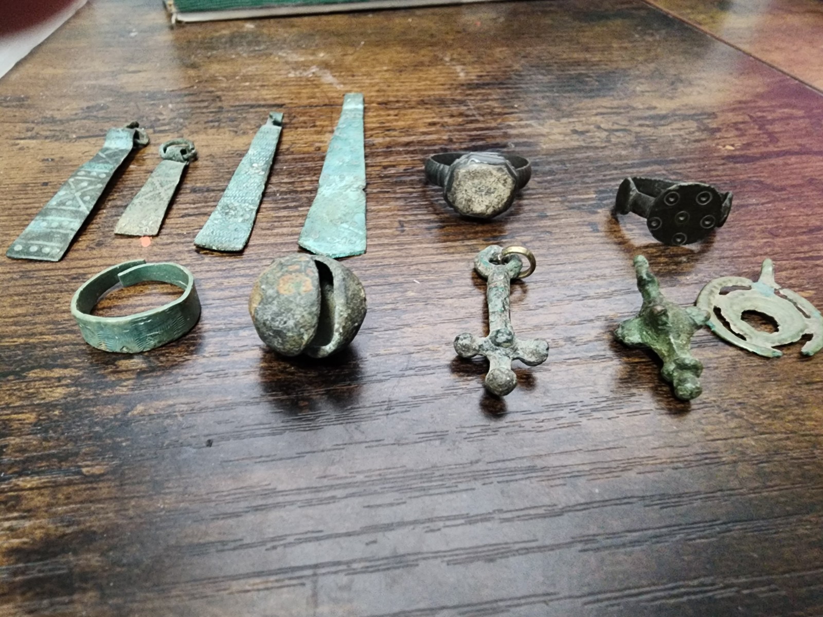 Antique Bronze Age and viking period Artifacts Lot Rings Pendants jewelry