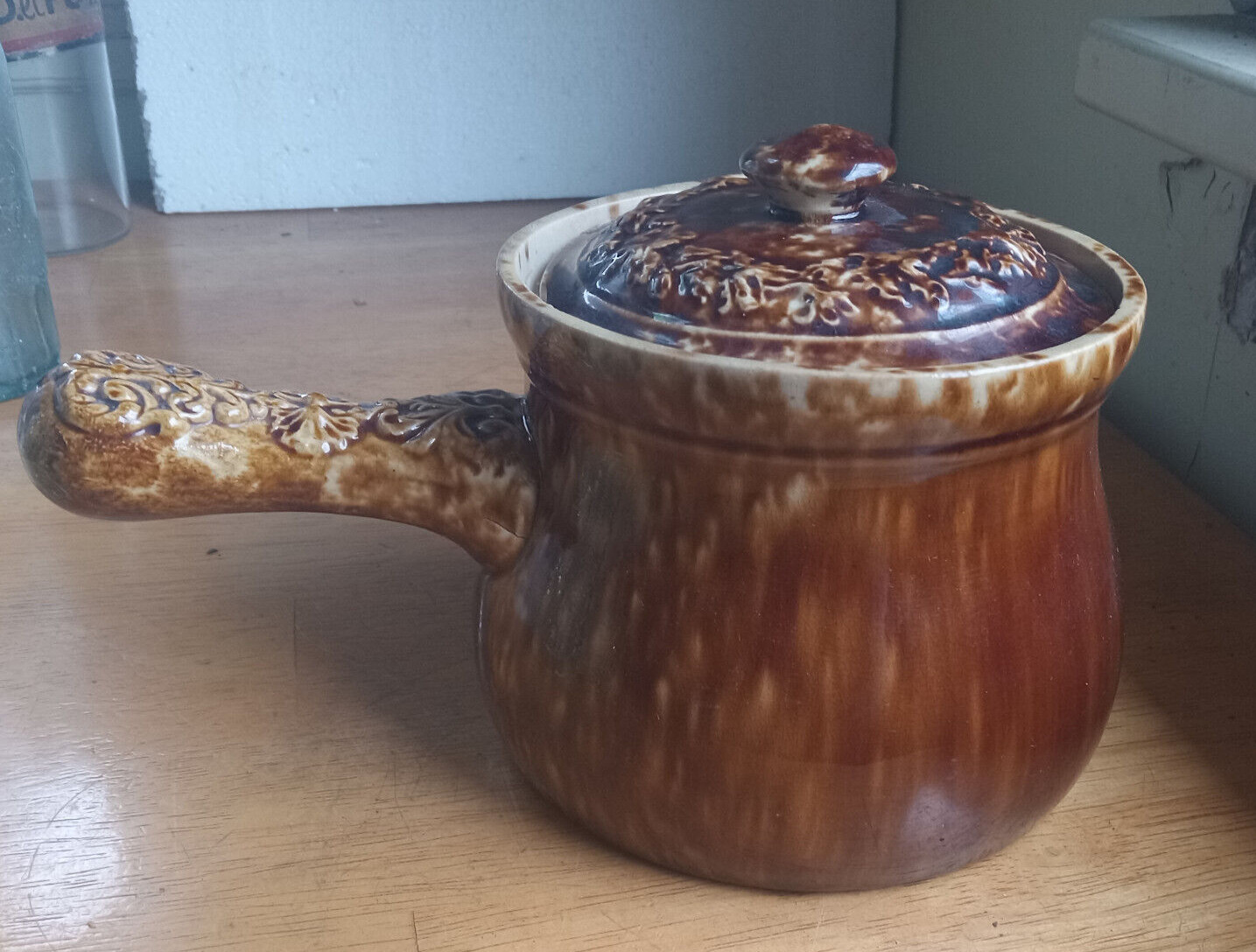 1870 BENNINGTON POTTERY PIPKIN COOKING POT WITH HANDLE & LID ROCKINGHAM GLAZE