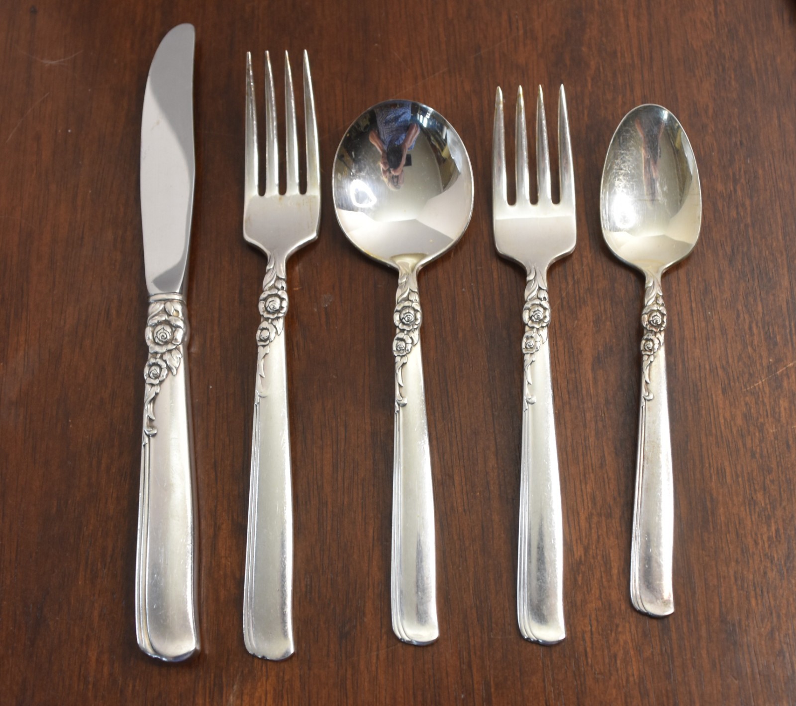 Prestige “GAY ADVENTURE” 5 Pc Fork Knife Spoon Setting Oneida Silver Plate 1956