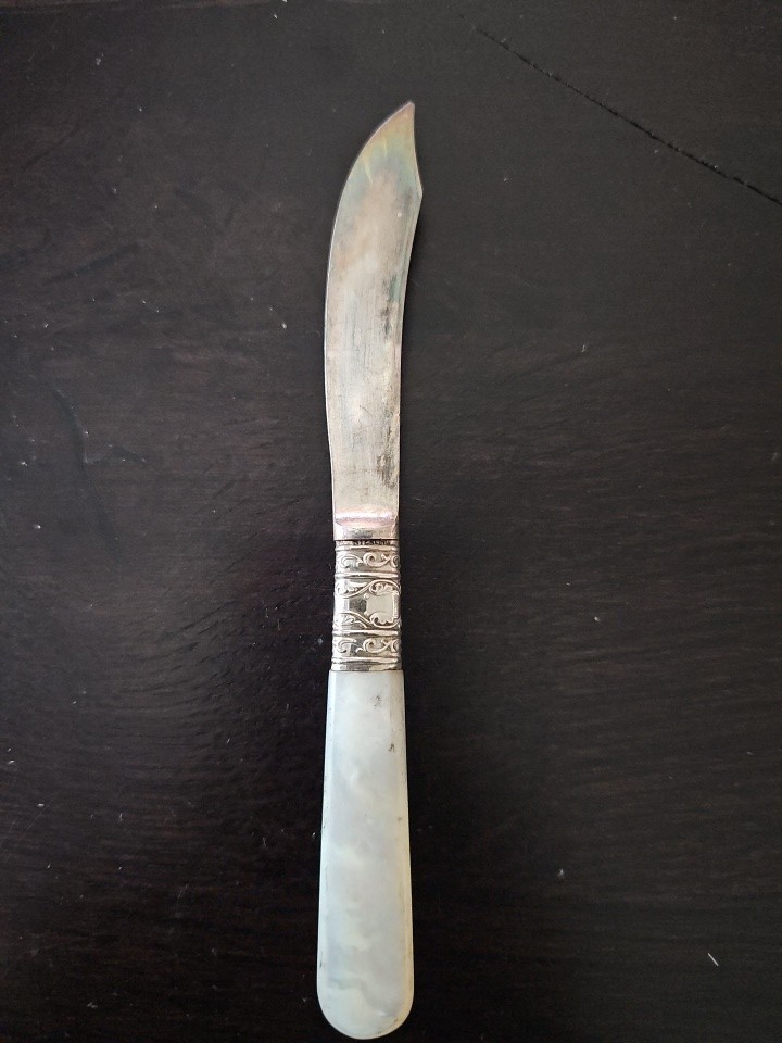 MERIDEN CUTLERY CO. Stamped Sterling Silver. Mother of Pearl handle fruit knife