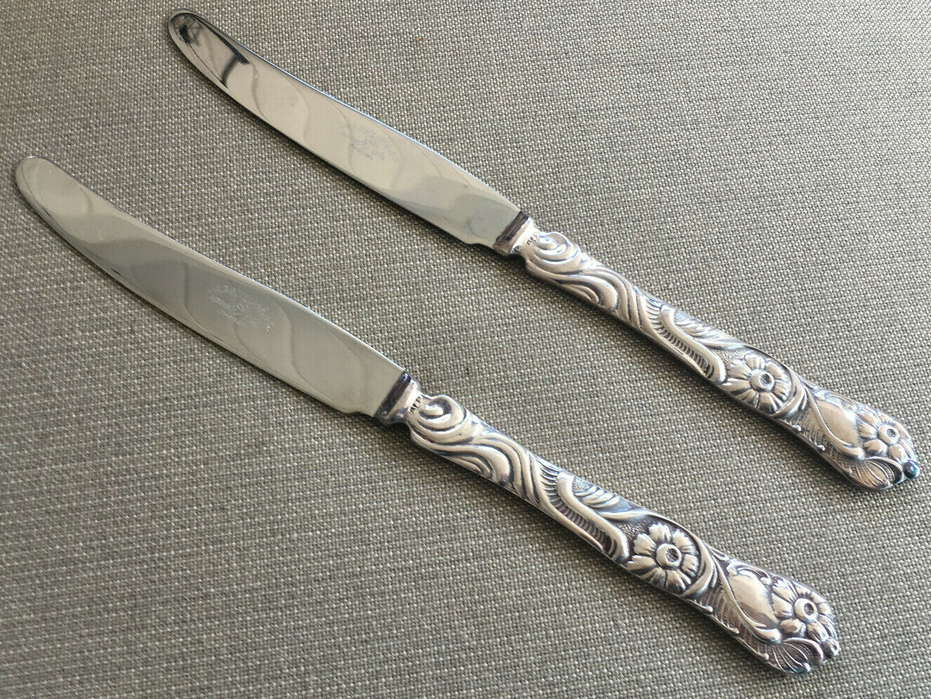 2 Individual Fruit Knives Nils Johan NIJ4 Rosten Stahl Sweden Silver Plate 7″