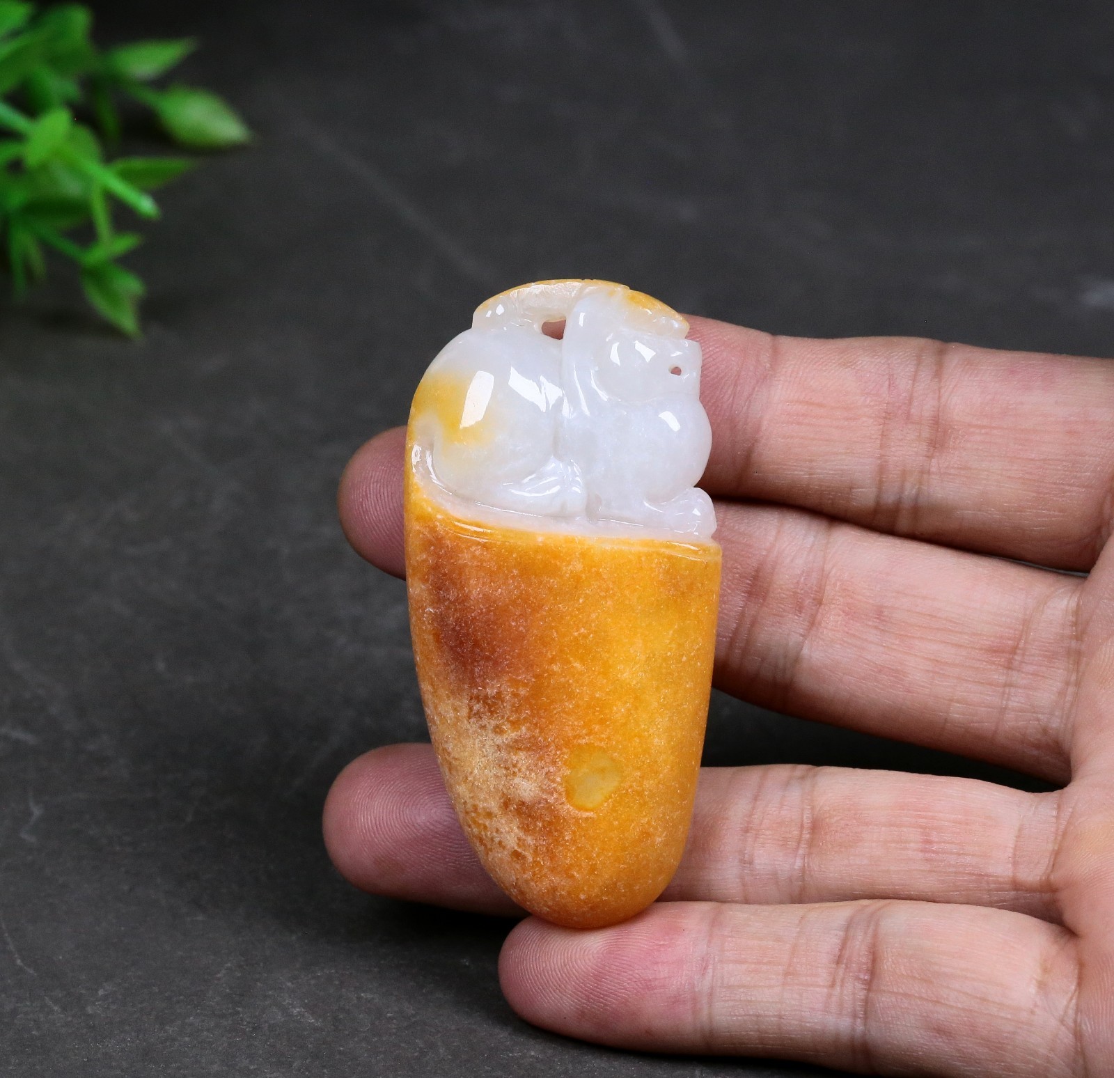 50G Certified 100% Hetian jade Raw stone carving Pendants~pí xiū和田籽料原石雕刻，招财貔貅。