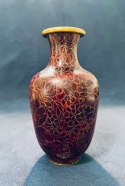 Vintage Chinese 6″ Tall Floral Design Cloisonne Vase – Burgundy and Gold