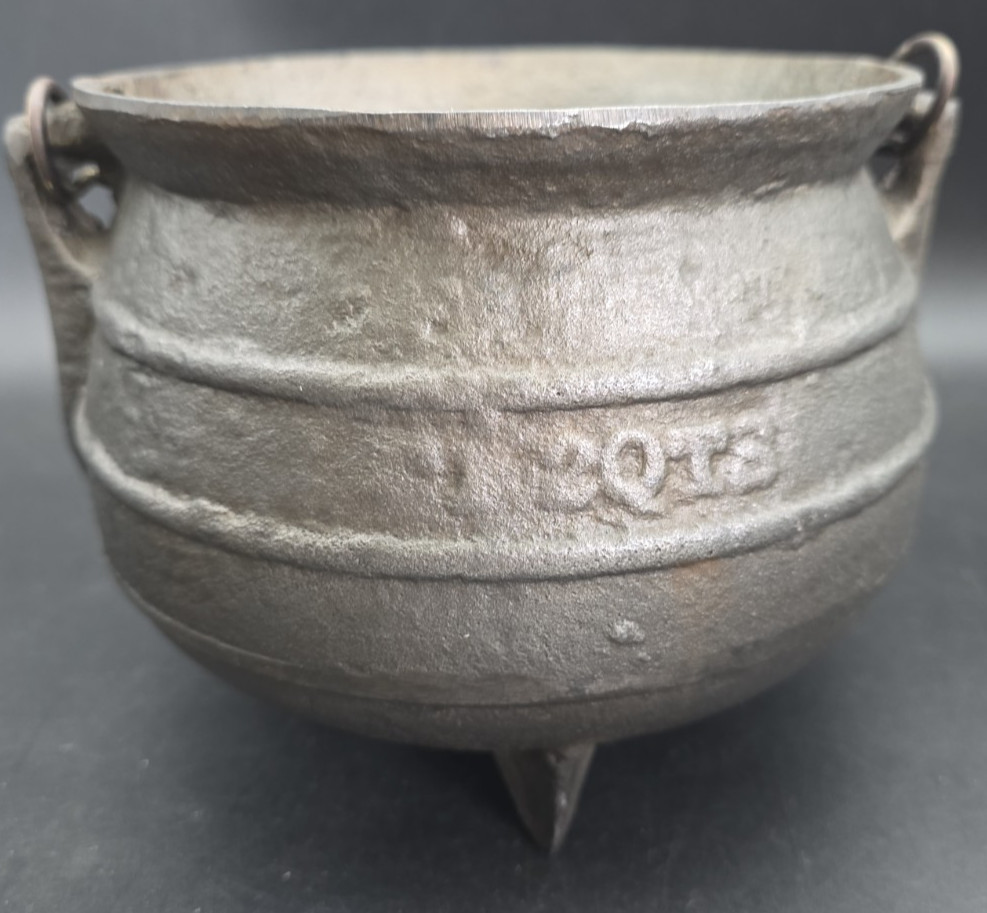 Antique Cast Iron Kettle Small 2QT Three Leg Hanging Cooking American 19th