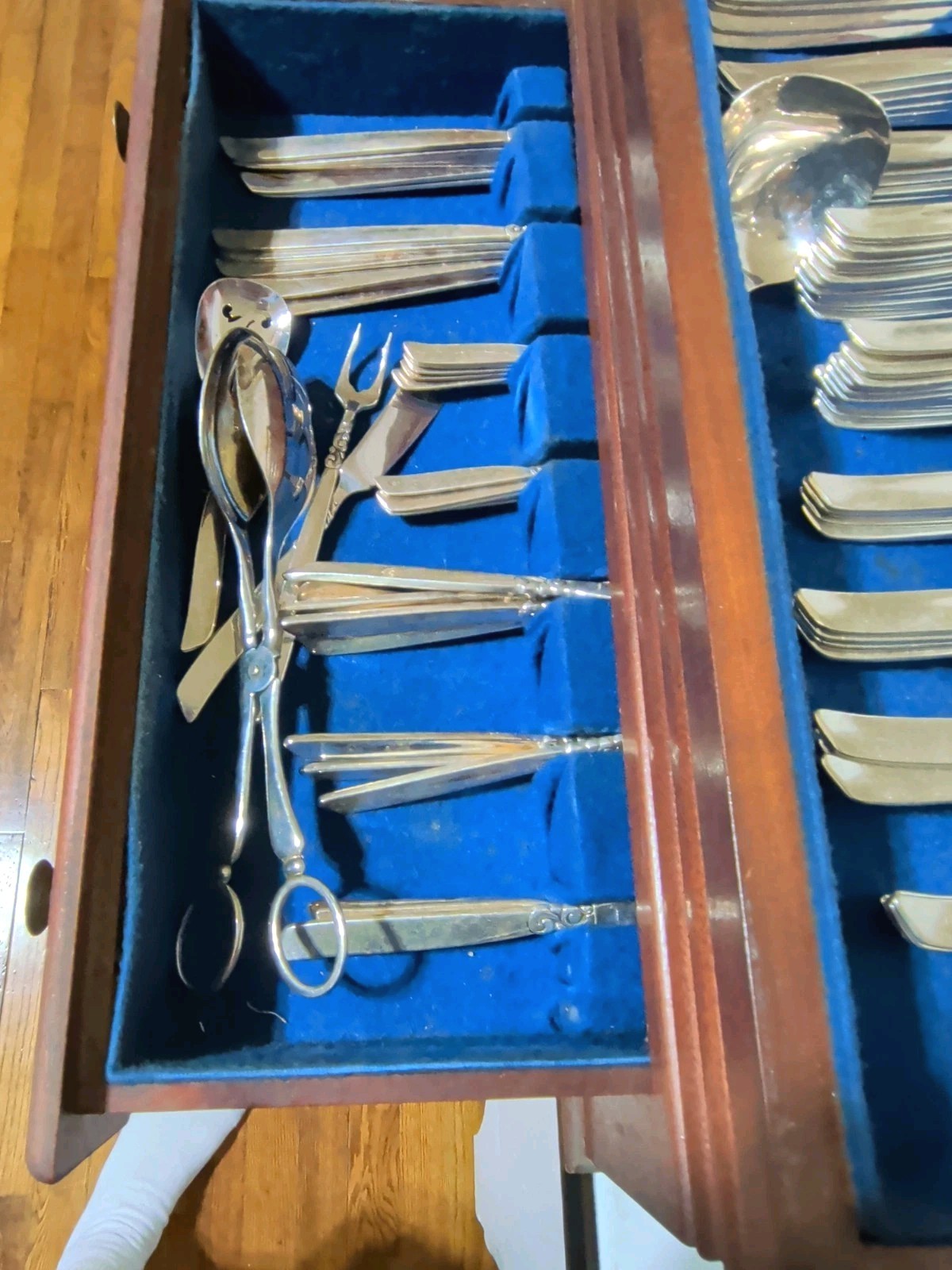 116 Piece MCM Oneida Community Silverware – Silver plated “South Seas” Pattern