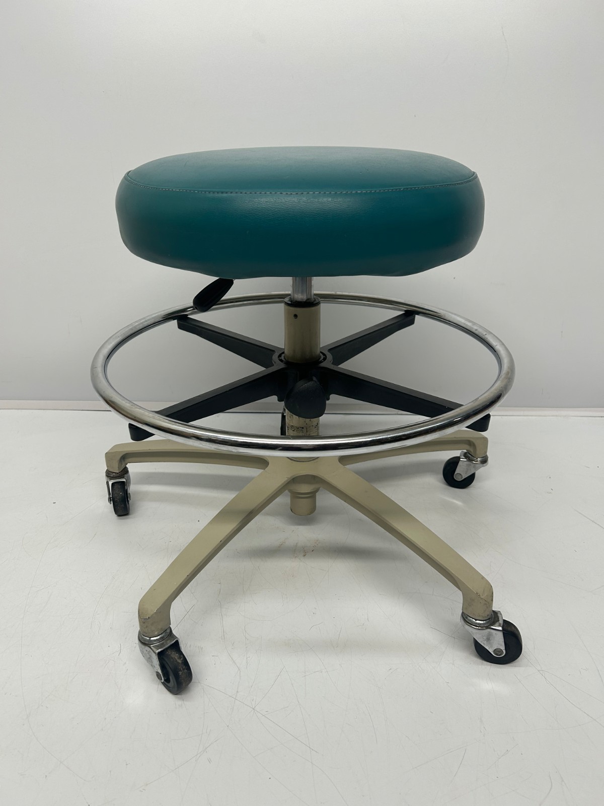 Vtg Cramer Industrial Rolling Swivel Stool Backless W/ Footrest Doctor Dentist